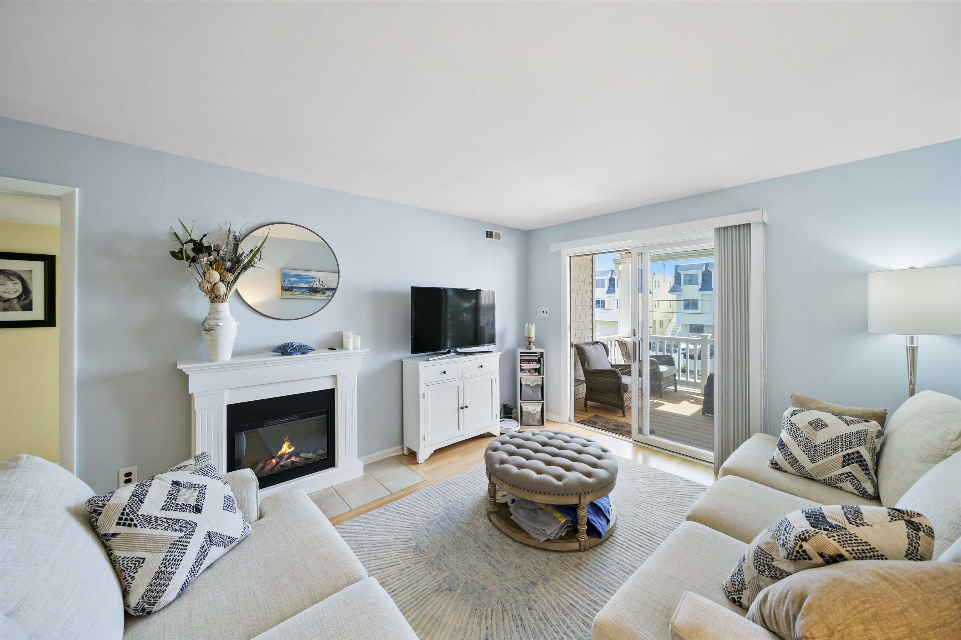 1607 Ocean Drive - Picture 2