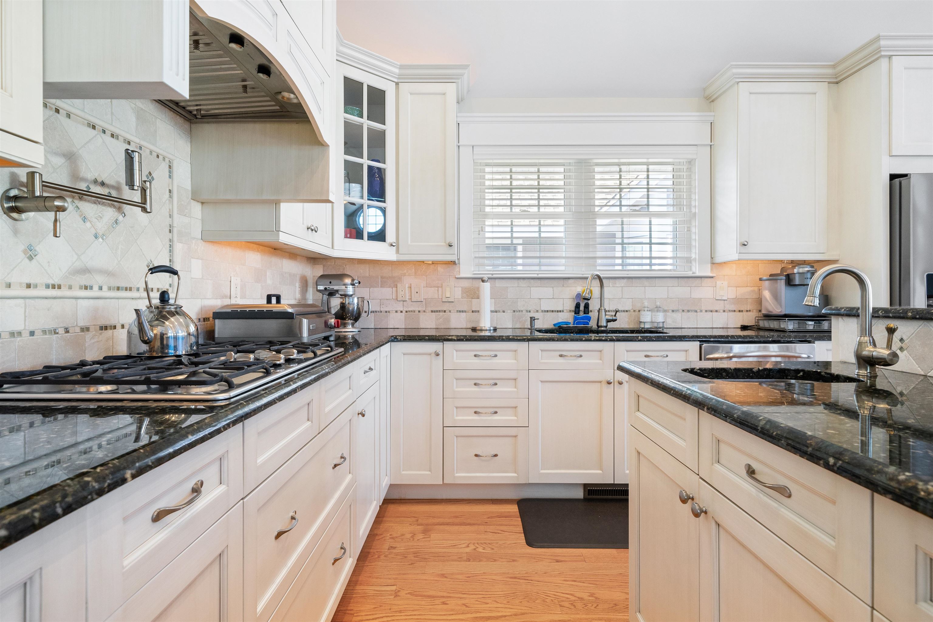 https://cdnparap40.paragonrels.com/ParagonImages/Property/P4/CAPEMAY/243579/23/0/0/a62dc660423aa3bb0234f4465100f6e3/1/7c95f98d1897ad5b6a967a5d50d98c17/243579-f300cd0e-f6a2-4bb1-b538-8c9620089c65.JPG