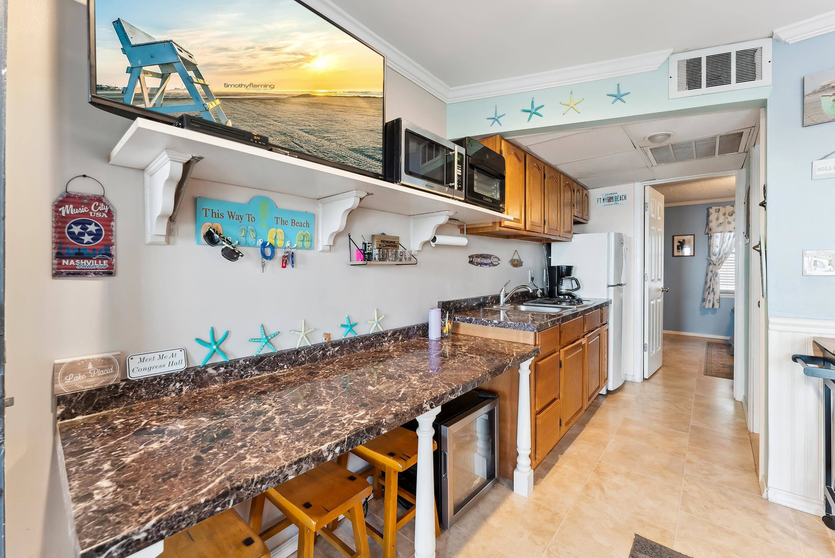 1100 Kennedy Drive - Picture 11