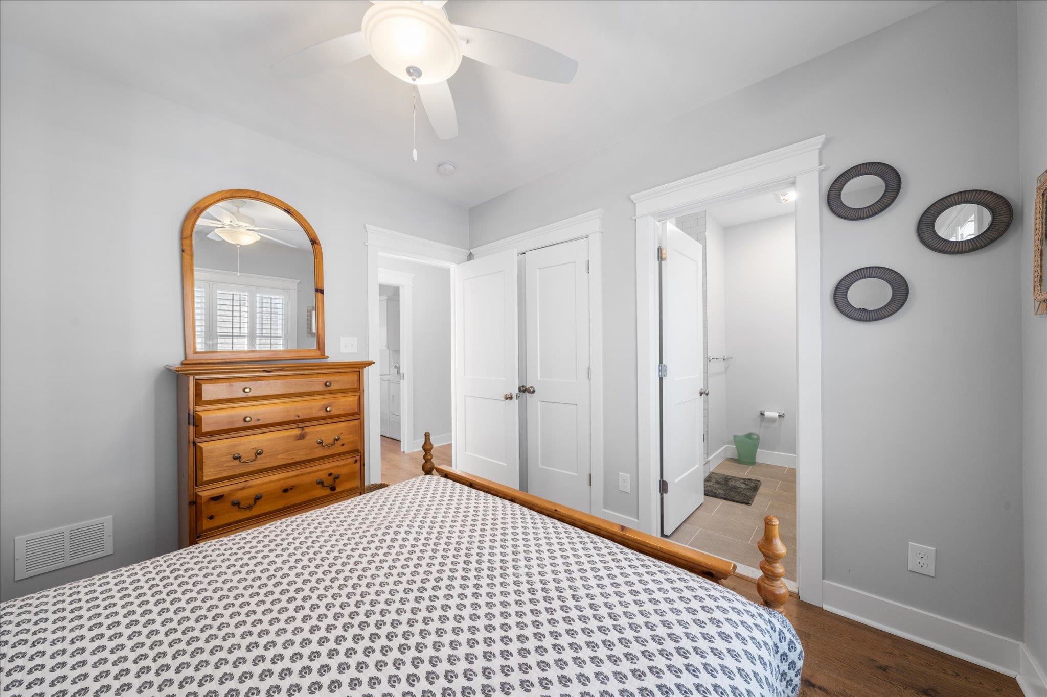 https://cdnparap40.paragonrels.com/ParagonImages/Property/P4/CAPEMAY/243596/17/0/0/b5b77f8f1930b2d7a1209725943e1bbb/1/61fcf15a5cfaf580e5511dc4b3f1f2a1/243596-8c5122fc-77d1-402b-bc2b-f38236ca9978.JPG