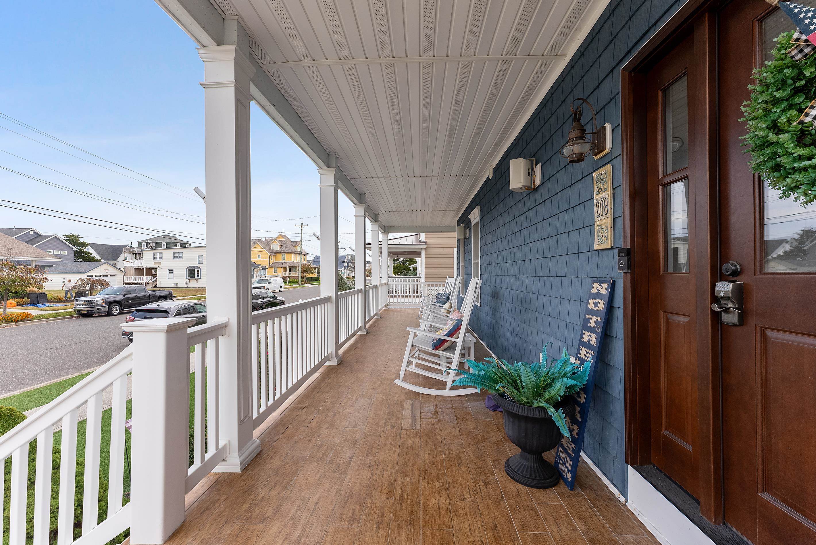 208 E 4th Avenue