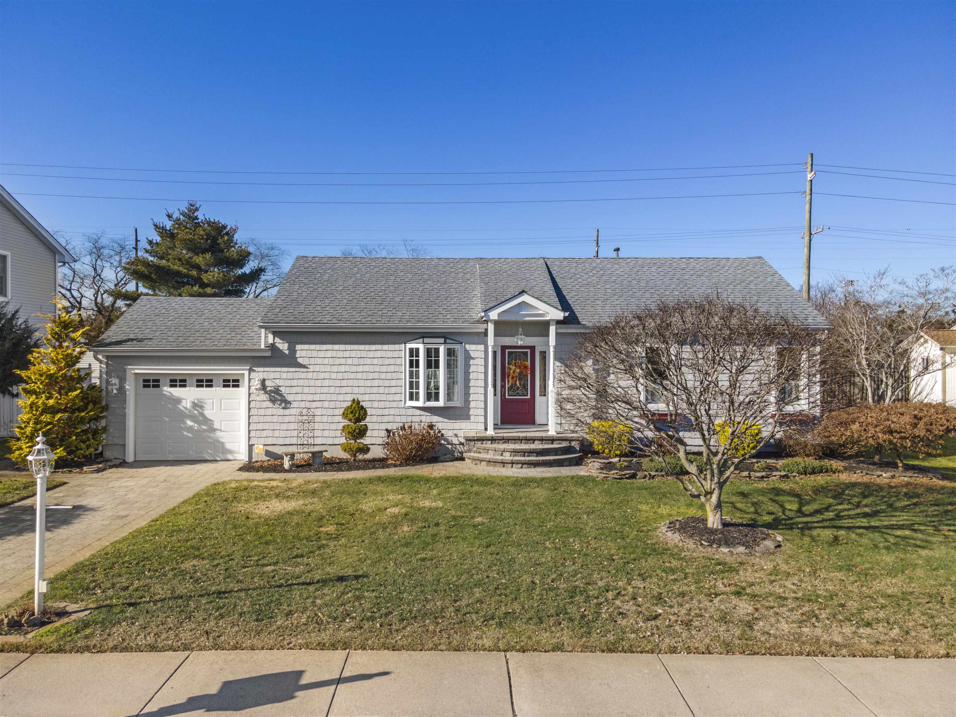 202 W Vineyard Court - Lower Township