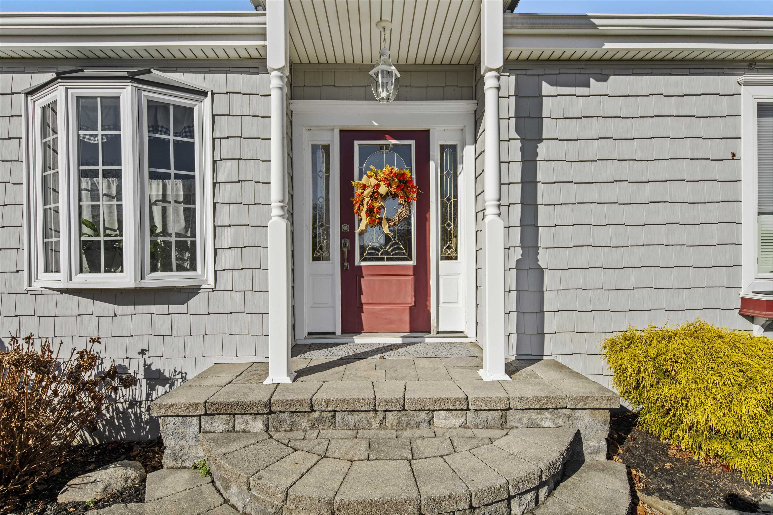 202 W Vineyard Court - Picture 2