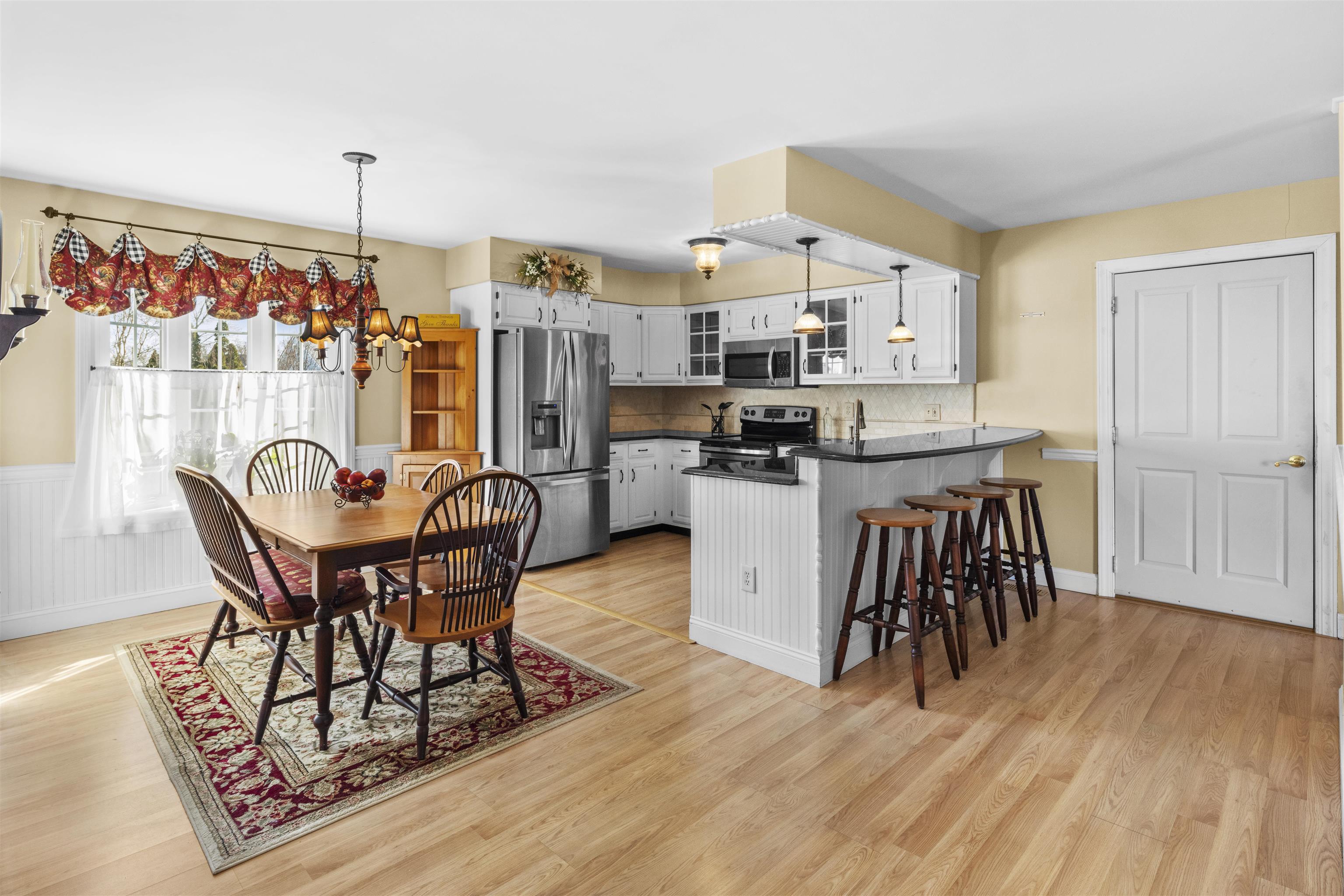 202 W Vineyard Court - Picture 5