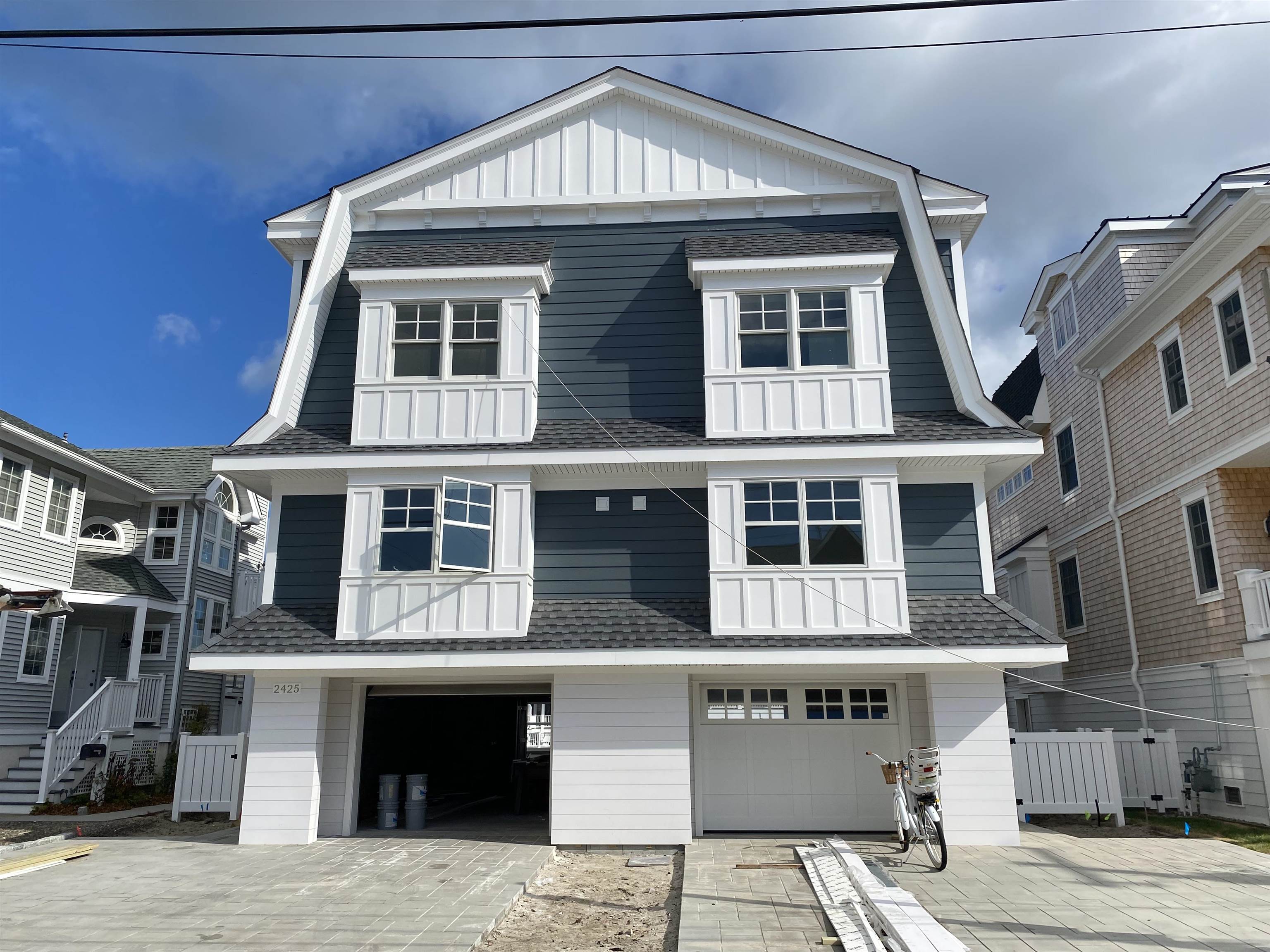 2425 Harbor Avenue - Avalon