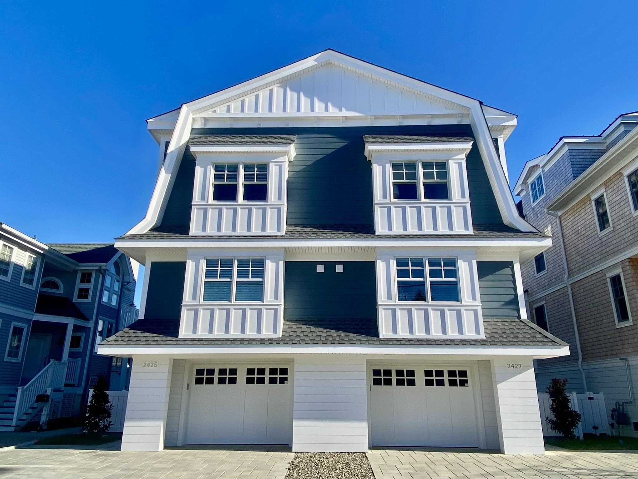  2425 Harbor Avenue - Avalon