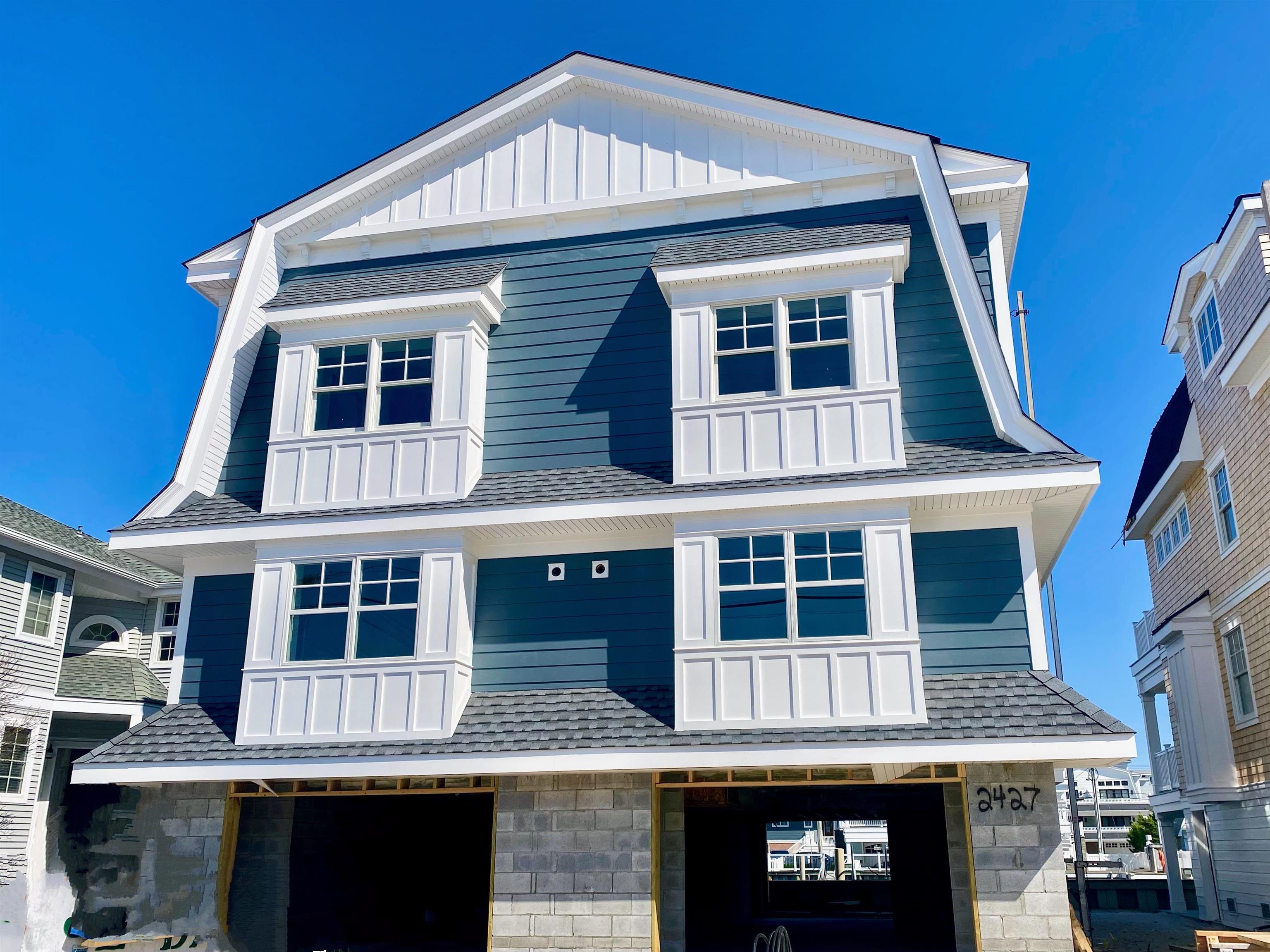 2427 Harbor Avenue - Avalon