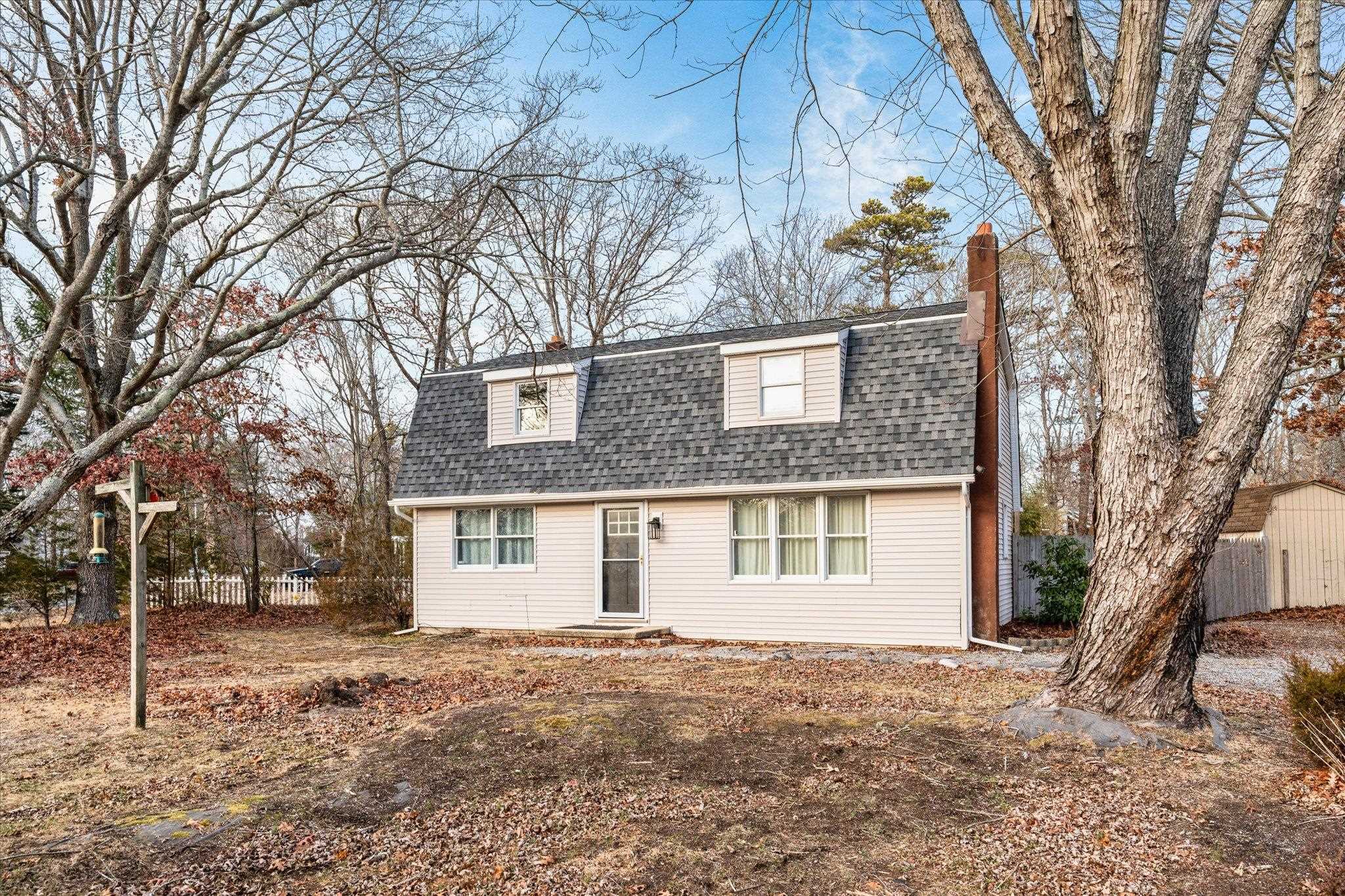 15 McDonald Drive - Seaville