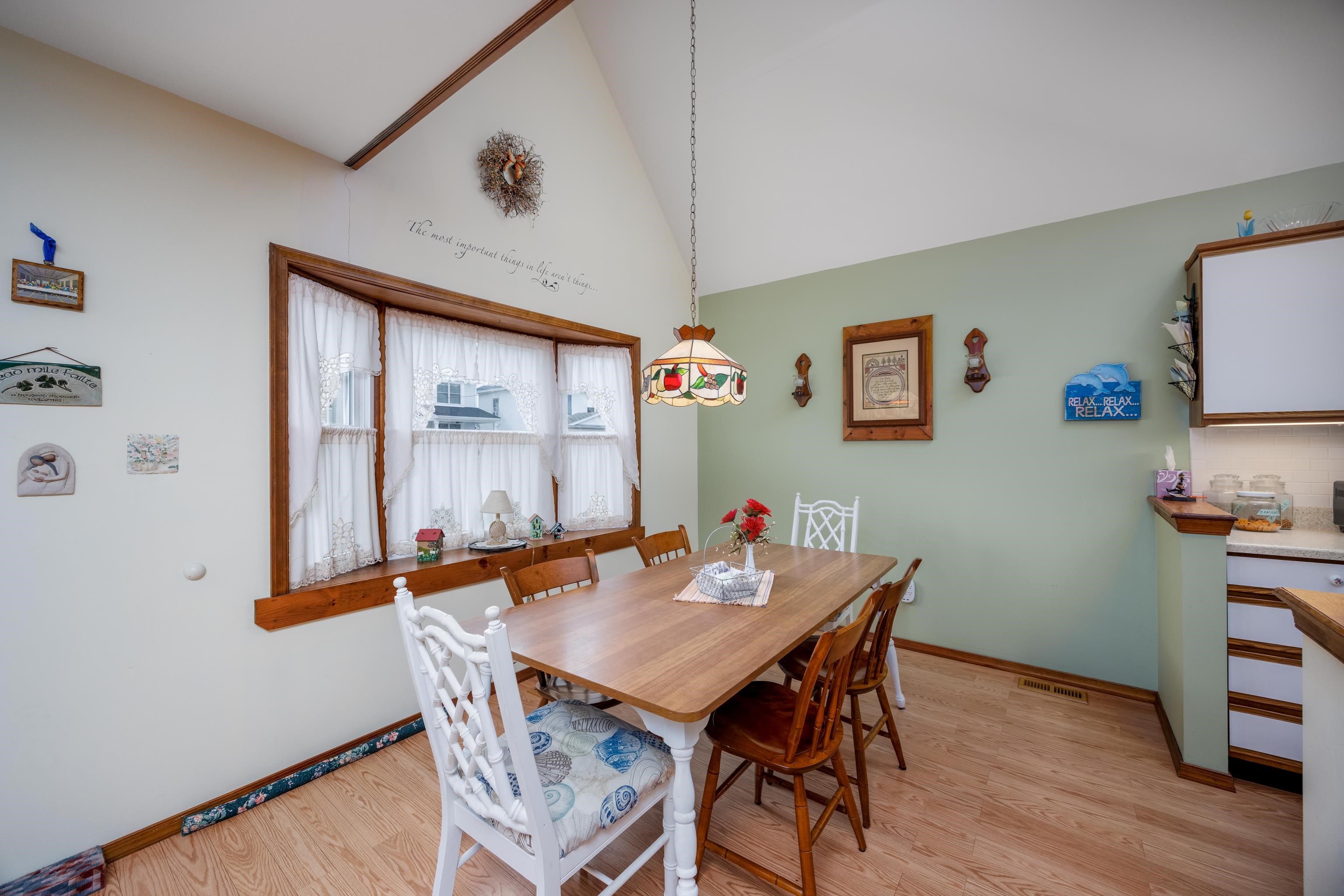 132 W Aster Road - Picture 4
