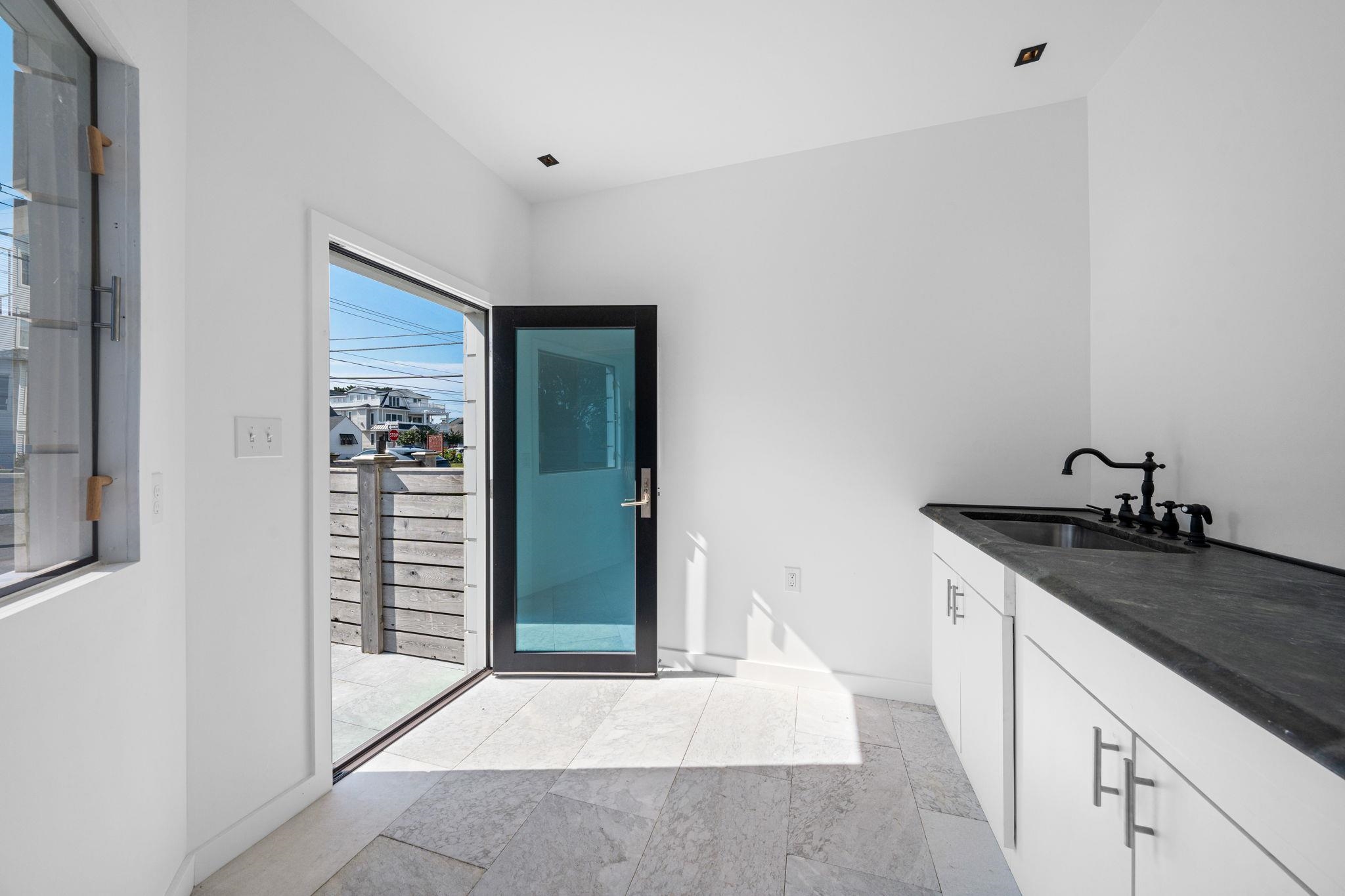 2988 1st Avenue - Picture 29