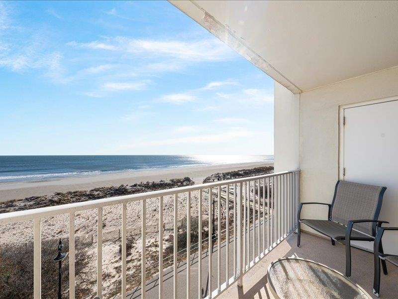 3700 Boardwalk - Picture 19