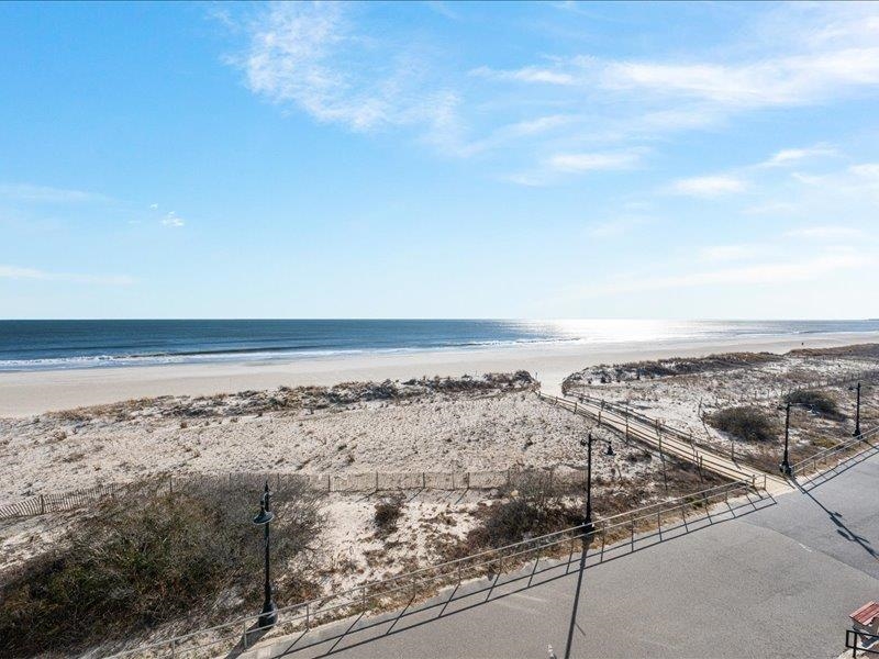3700 Boardwalk - Picture 20