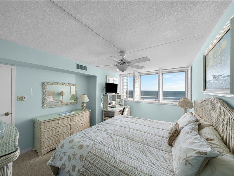 3700 Boardwalk - Picture 24