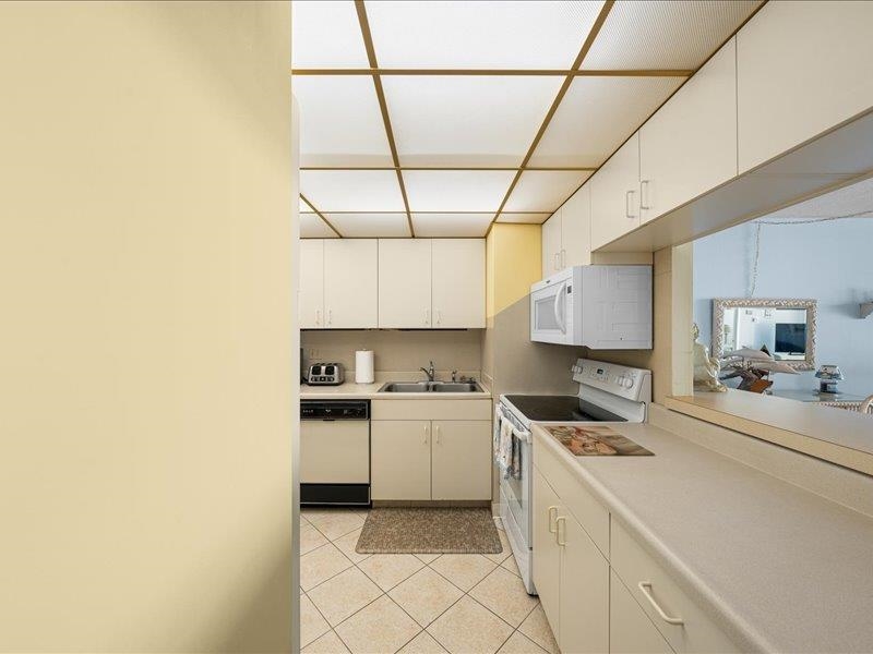 3700 Boardwalk - Picture 8