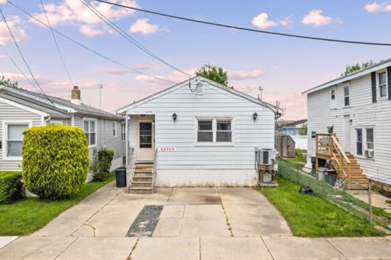 427 1/2 W Roberts Avenue - Wildwood