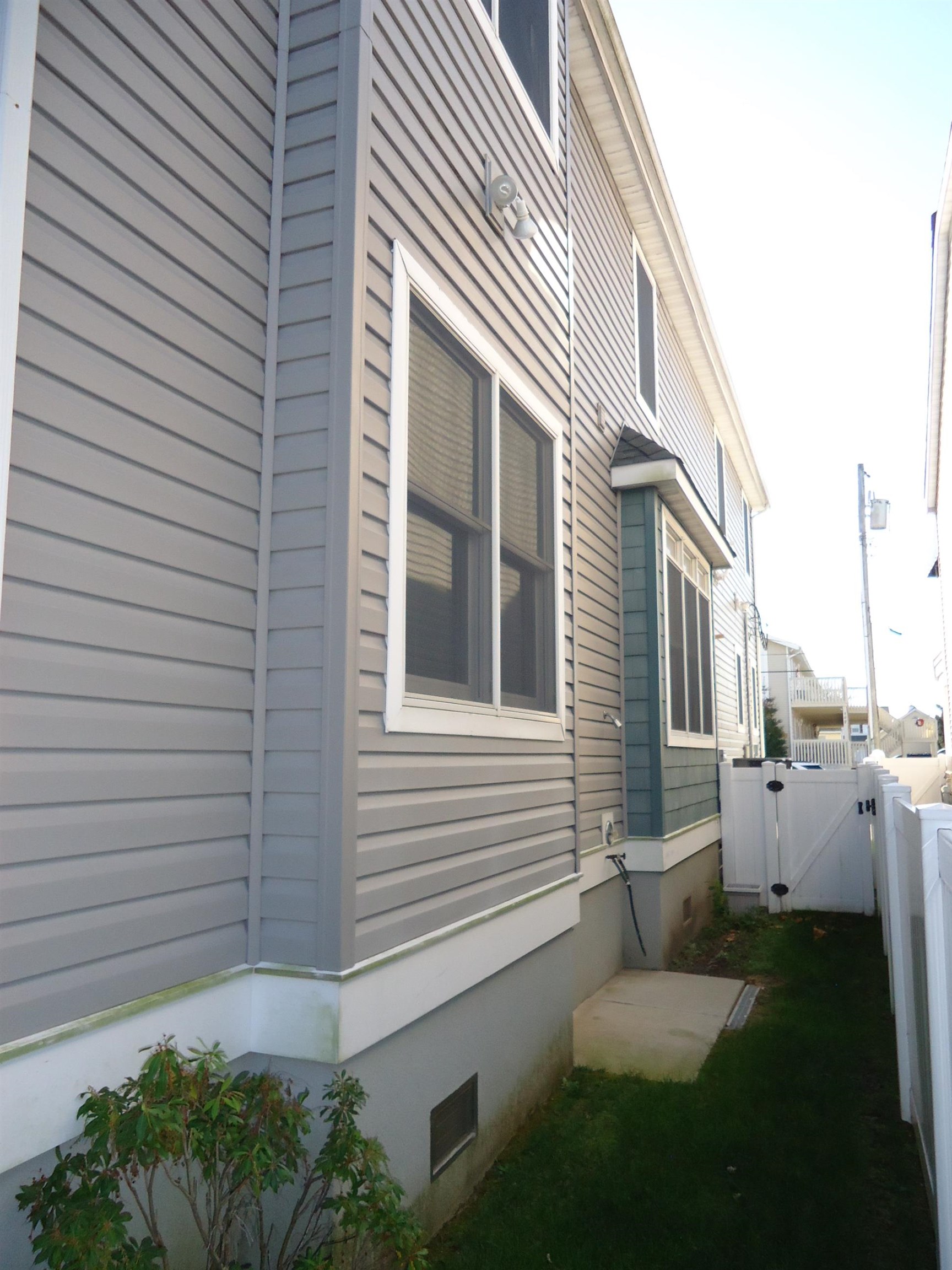 105 E Primrose Road