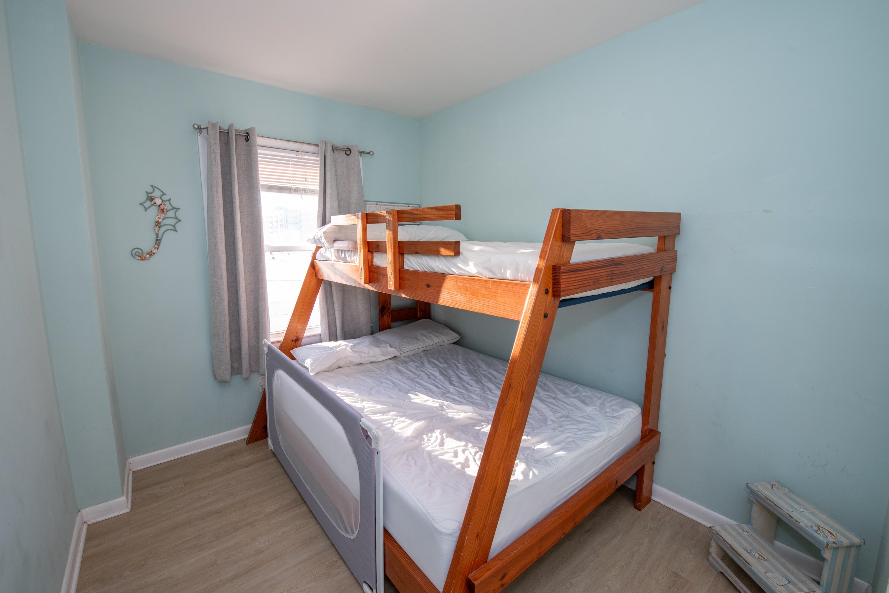 209 E Primrose Road