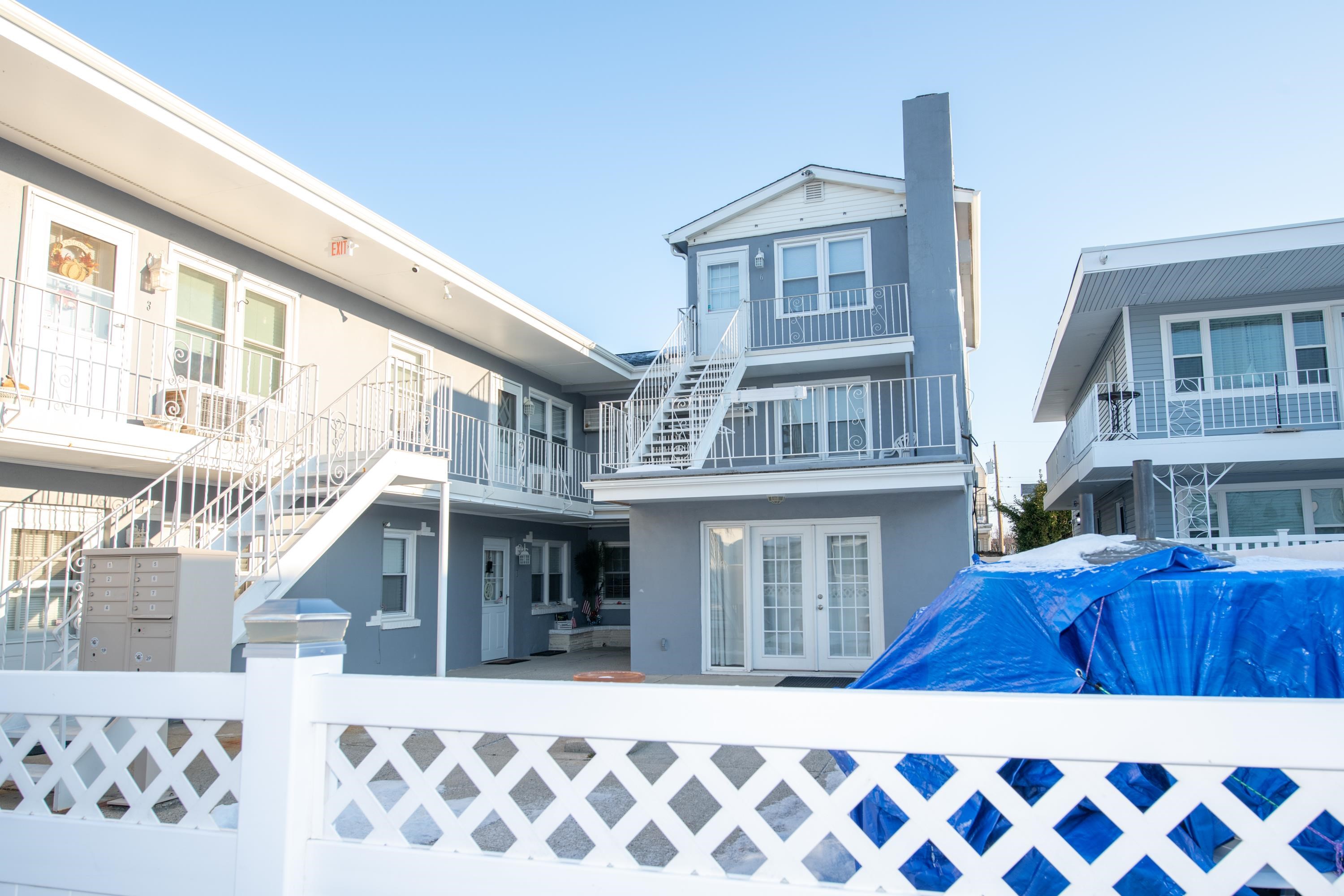 209 E Primrose Road
