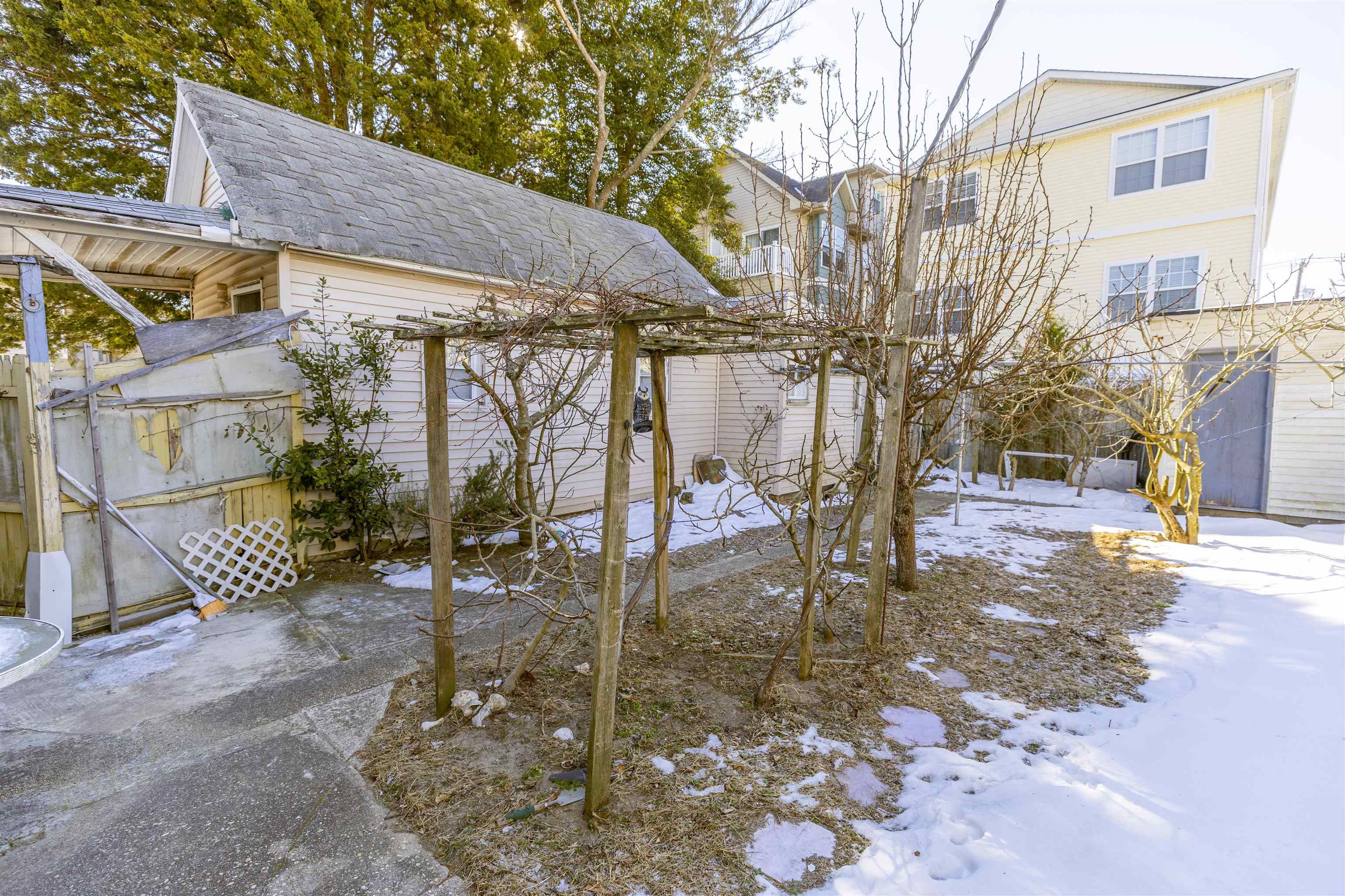 110 E Rio Grande Avenue