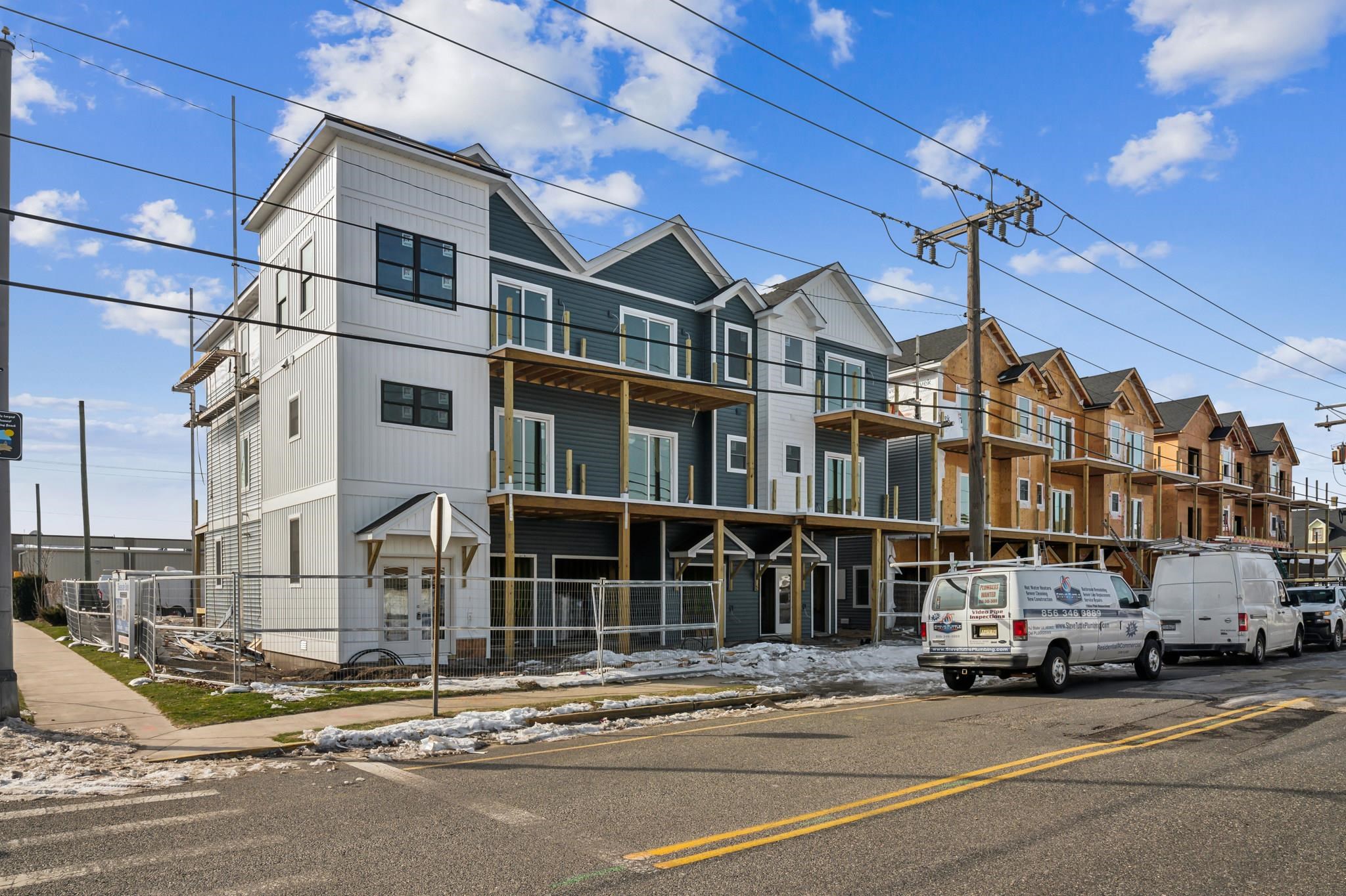 100 W Spicer Avenue - Picture 1