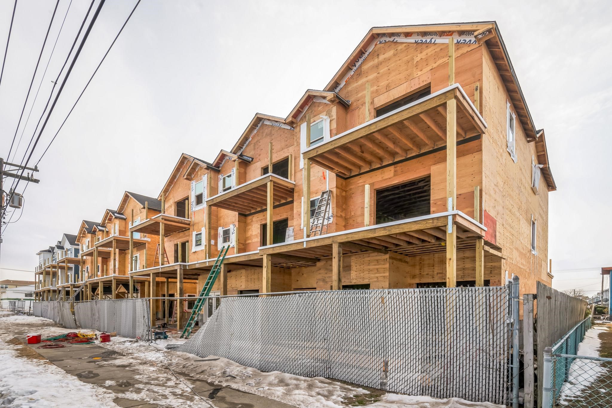 100 W Spicer Avenue - Picture 3