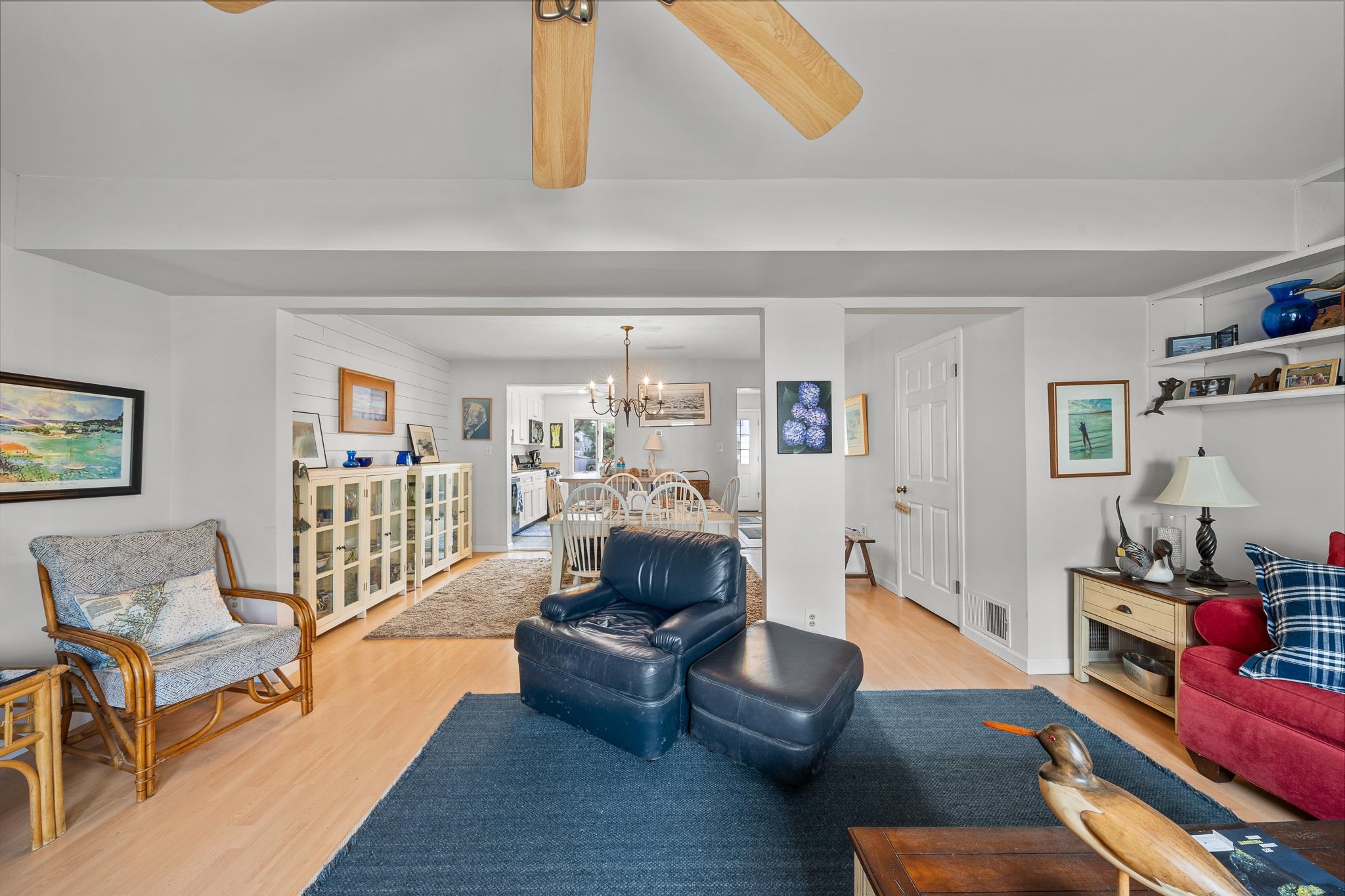https://cdnparap40.paragonrels.com/ParagonImages/Property/P4/CAPEMAY/250195/16/0/0/25e570289d99e079a21ae064a33cb1ff/1/6c66241e4c4c43a099d9f0483e7805e7/250195-9cee3996-ee23-4930-8d90-67b85253531f.JPG