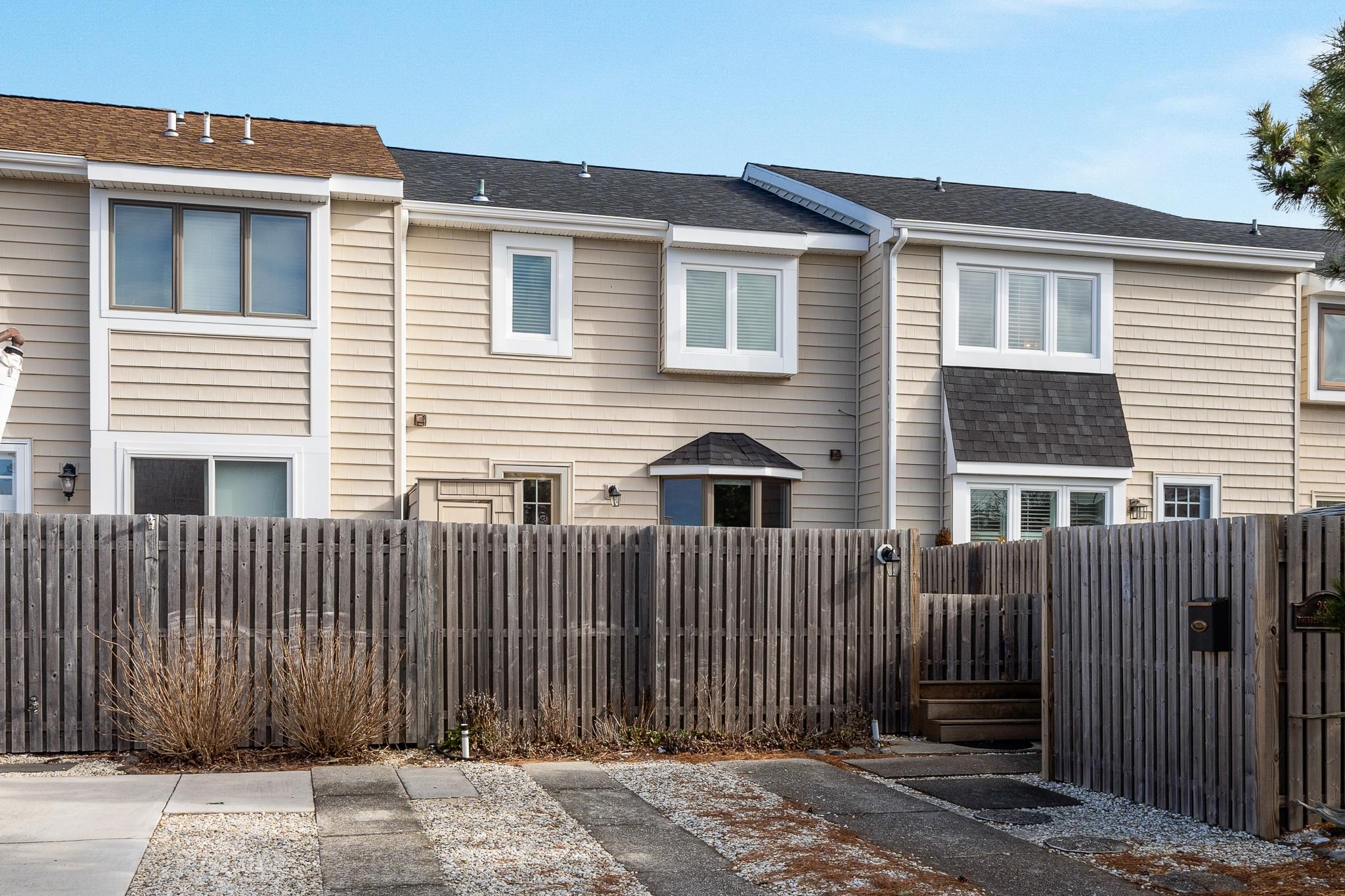 https://cdnparap40.paragonrels.com/ParagonImages/Property/P4/CAPEMAY/250195/2/0/0/86249ebc8cd17784b0e11c95c02d5223/1/6c66241e4c4c43a099d9f0483e7805e7/250195-39fbf00d-7ada-40fc-b06e-c78a9cce6653.JPG