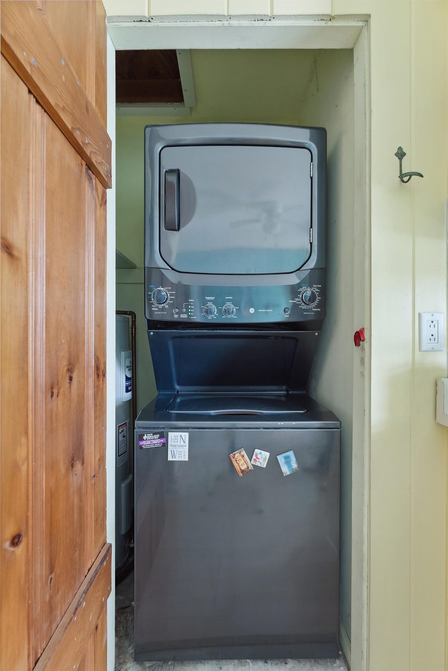 https://cdnparap40.paragonrels.com/ParagonImages/Property/P4/CAPEMAY/250209/13/0/0/ed204b8b50e5a0f1ff39447fecda9105/1/84fa1dc4839abc30a4e2c24d2555f029/250209-83d279f7-a5a1-49df-9b67-7fe7ff181816.JPG