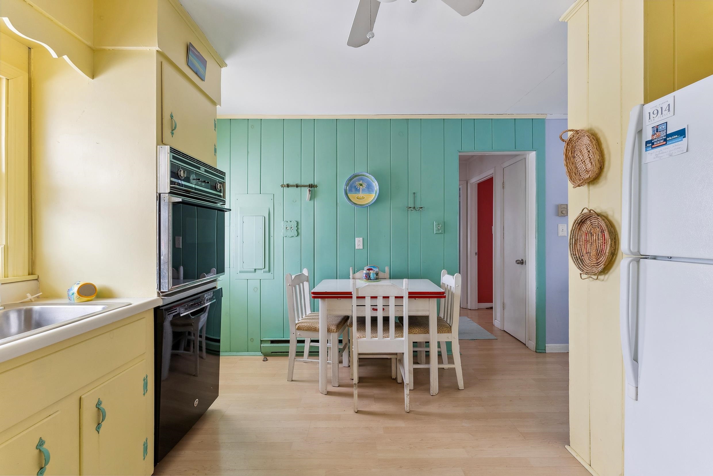 https://cdnparap40.paragonrels.com/ParagonImages/Property/P4/CAPEMAY/250209/5/0/0/461bba9b8f13322f36681f7398f41f4b/1/84fa1dc4839abc30a4e2c24d2555f029/250209-5677ce8f-089a-4295-8d4e-42afc6f70c50.JPG