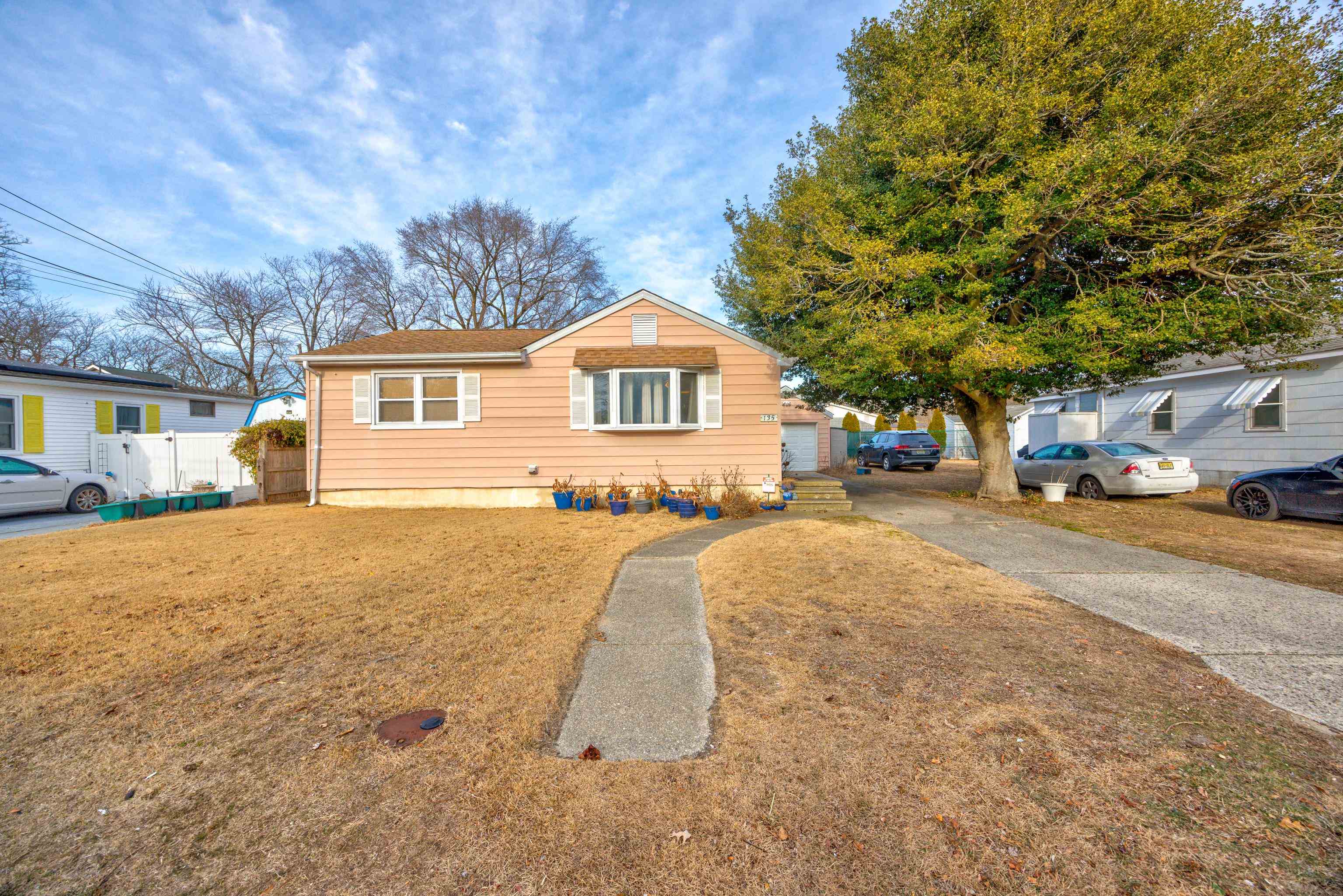 135 Maryland Avenue - Villas
