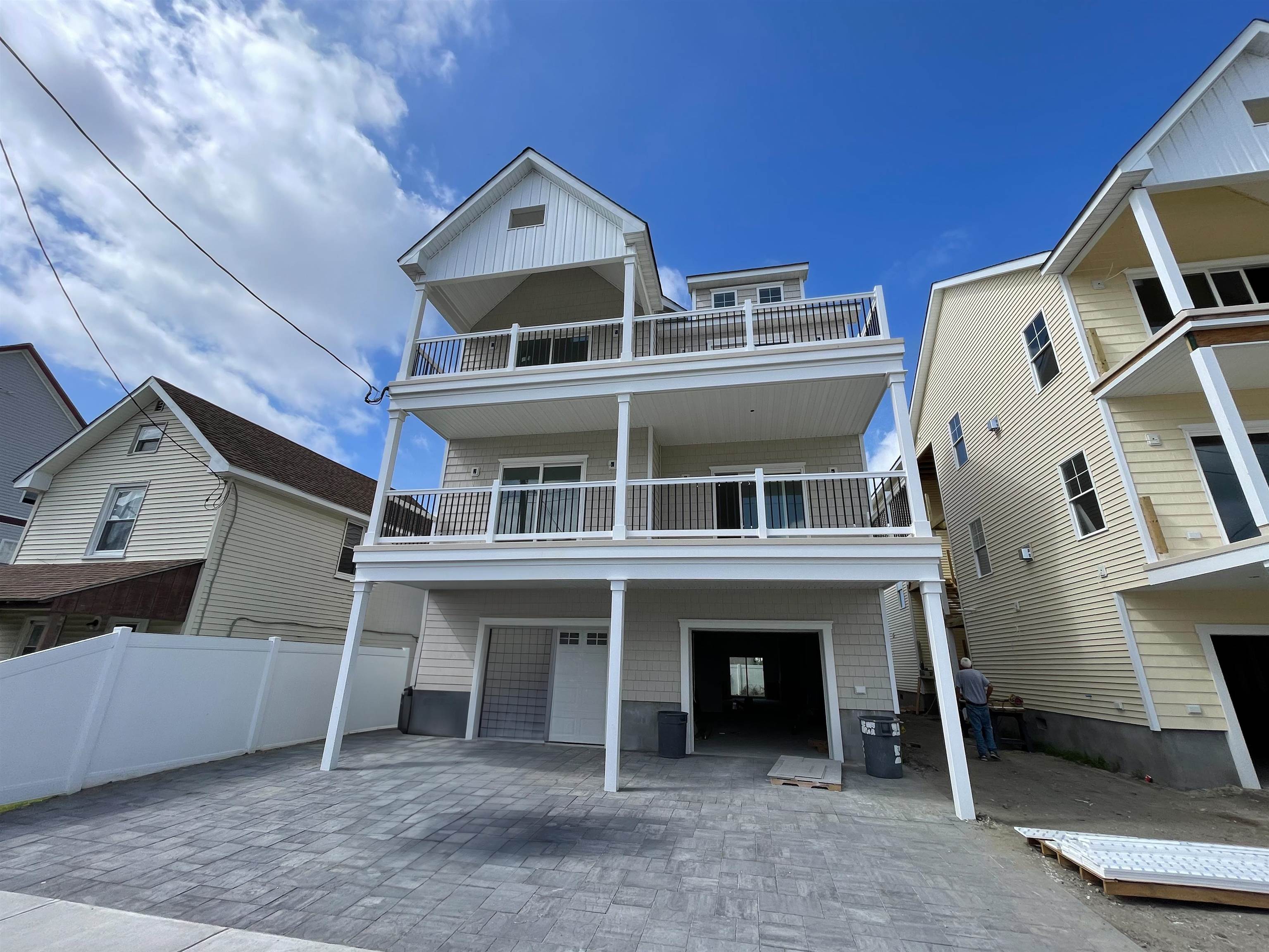 504 W Baker Avenue - Wildwood