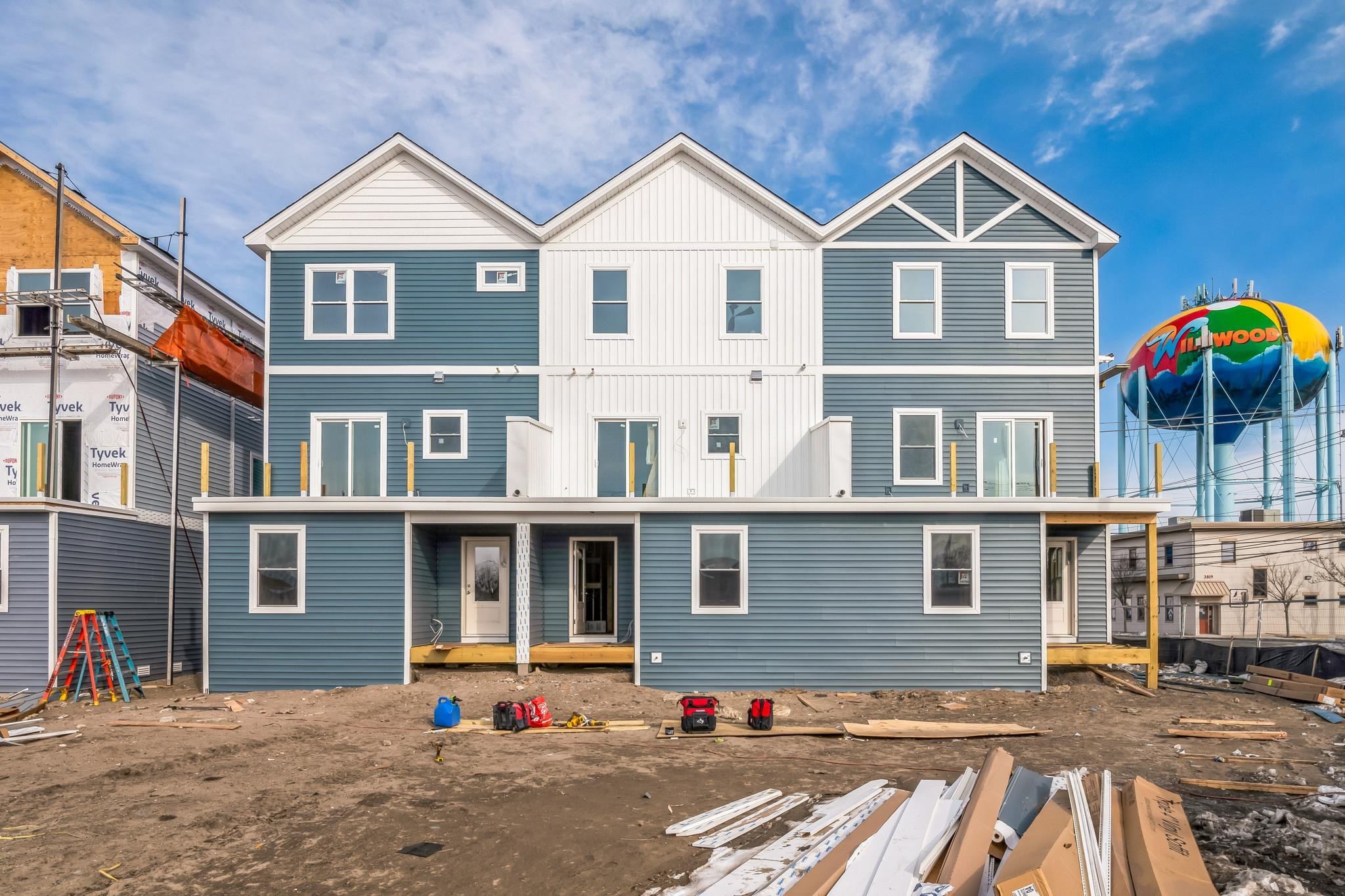 104 W Spicer Avenue - Picture 4