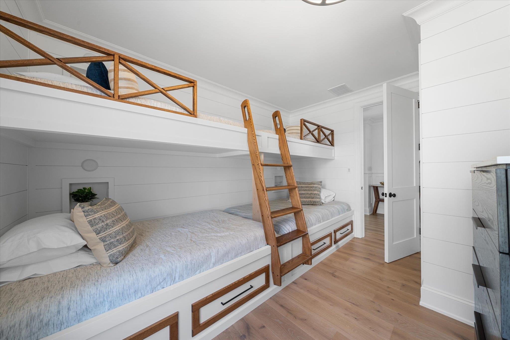 155 112th Street - Picture 25