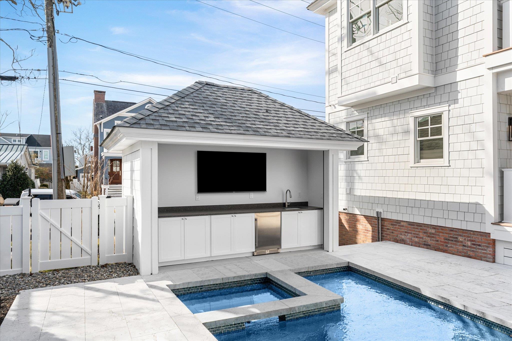 274 106th Street - Picture 37