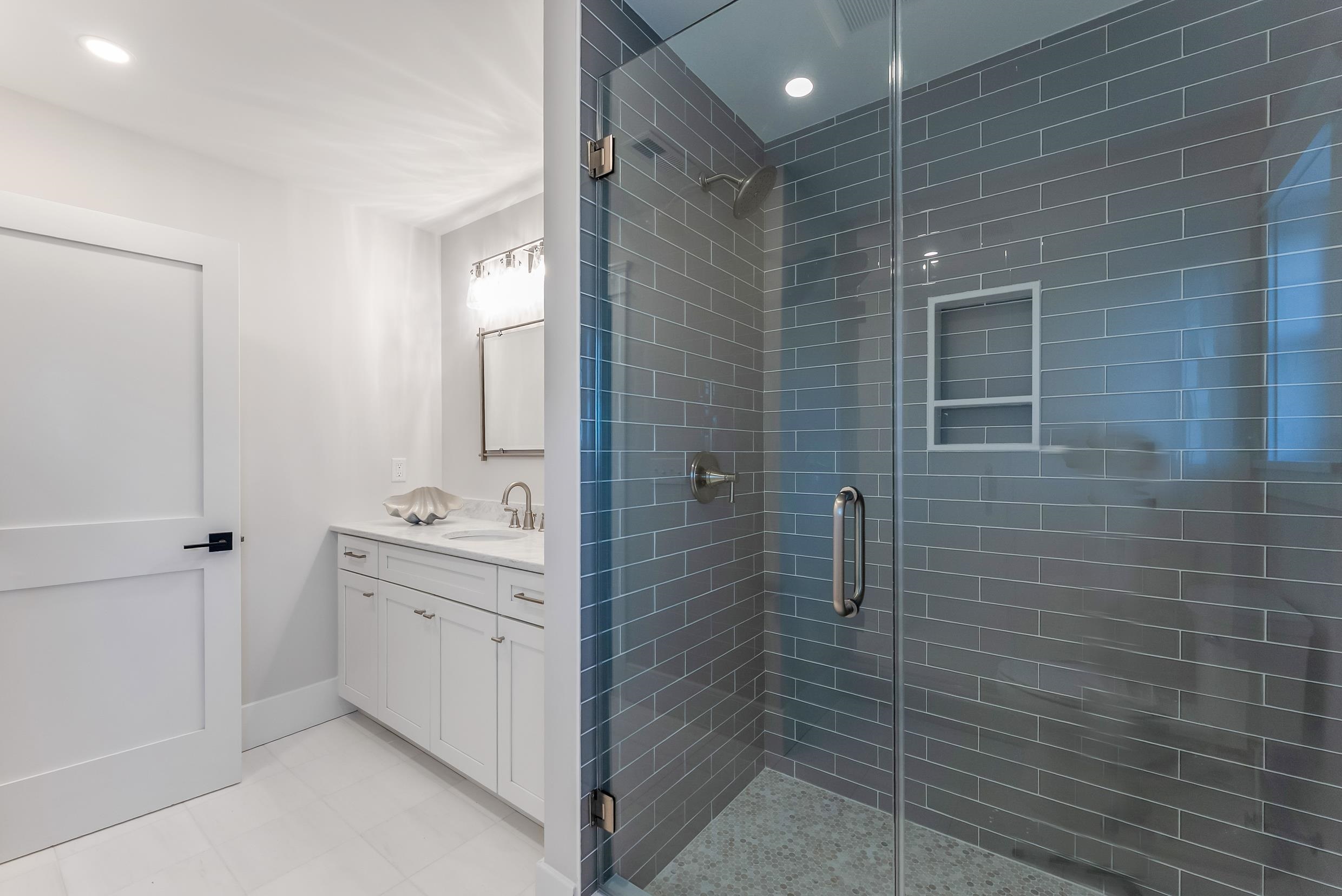 301 W 1st Avenue - Picture 37