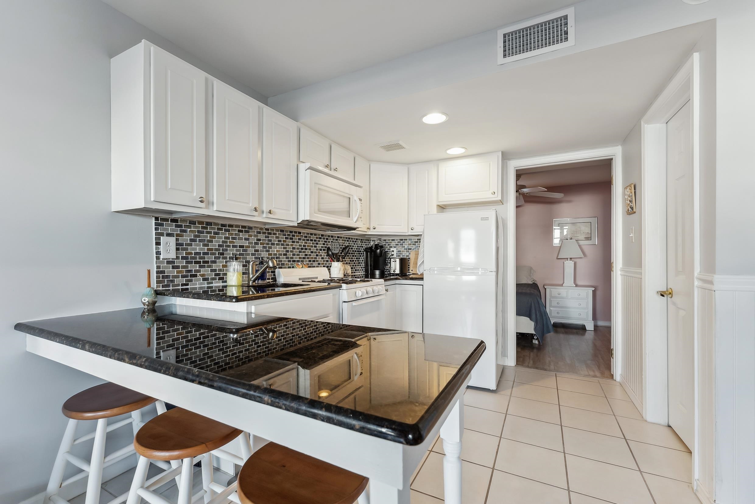 300 E Syracuse Avenue - Picture 6