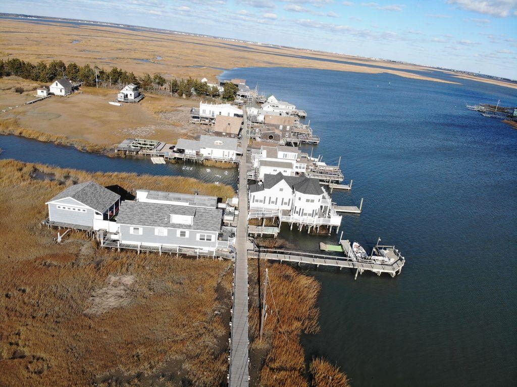 33-35-37 W Boardwalk - Picture 2