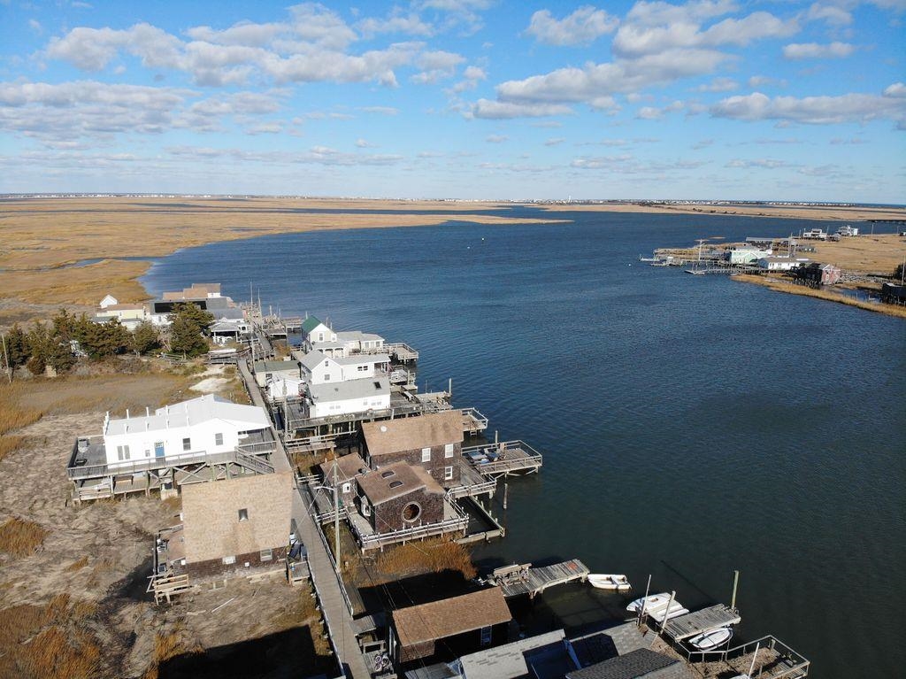 33-35-37 W Boardwalk - Picture 34