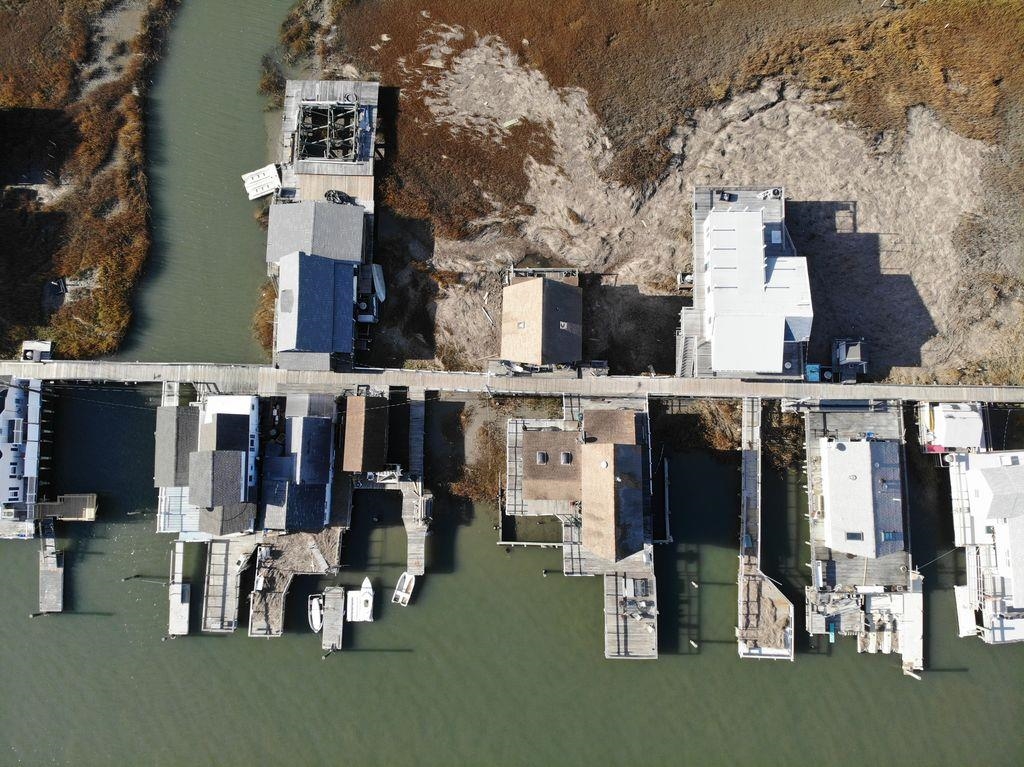 33-35-37 W Boardwalk - Picture 36