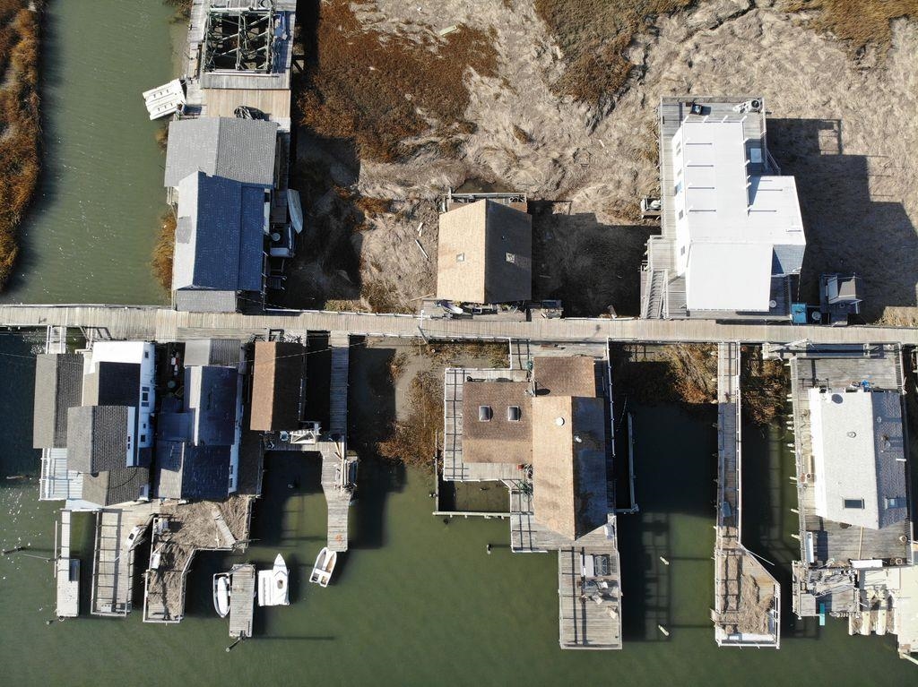 33-35-37 W Boardwalk - Picture 38