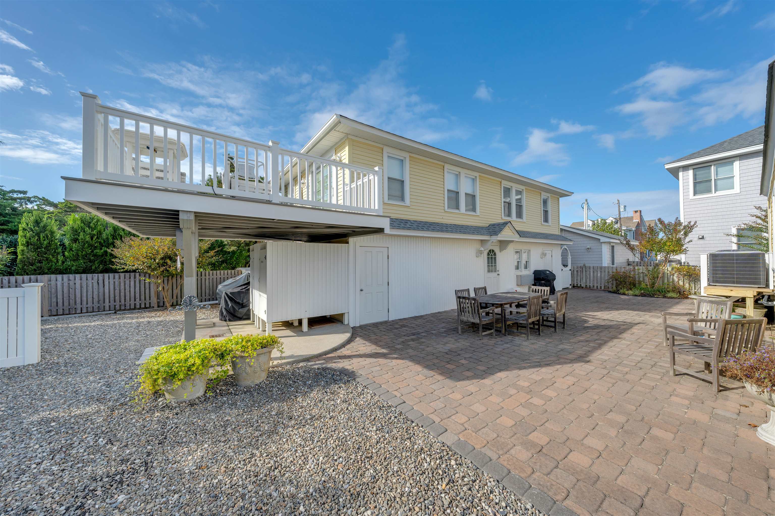 10007 First Avenue - Stone Harbor
