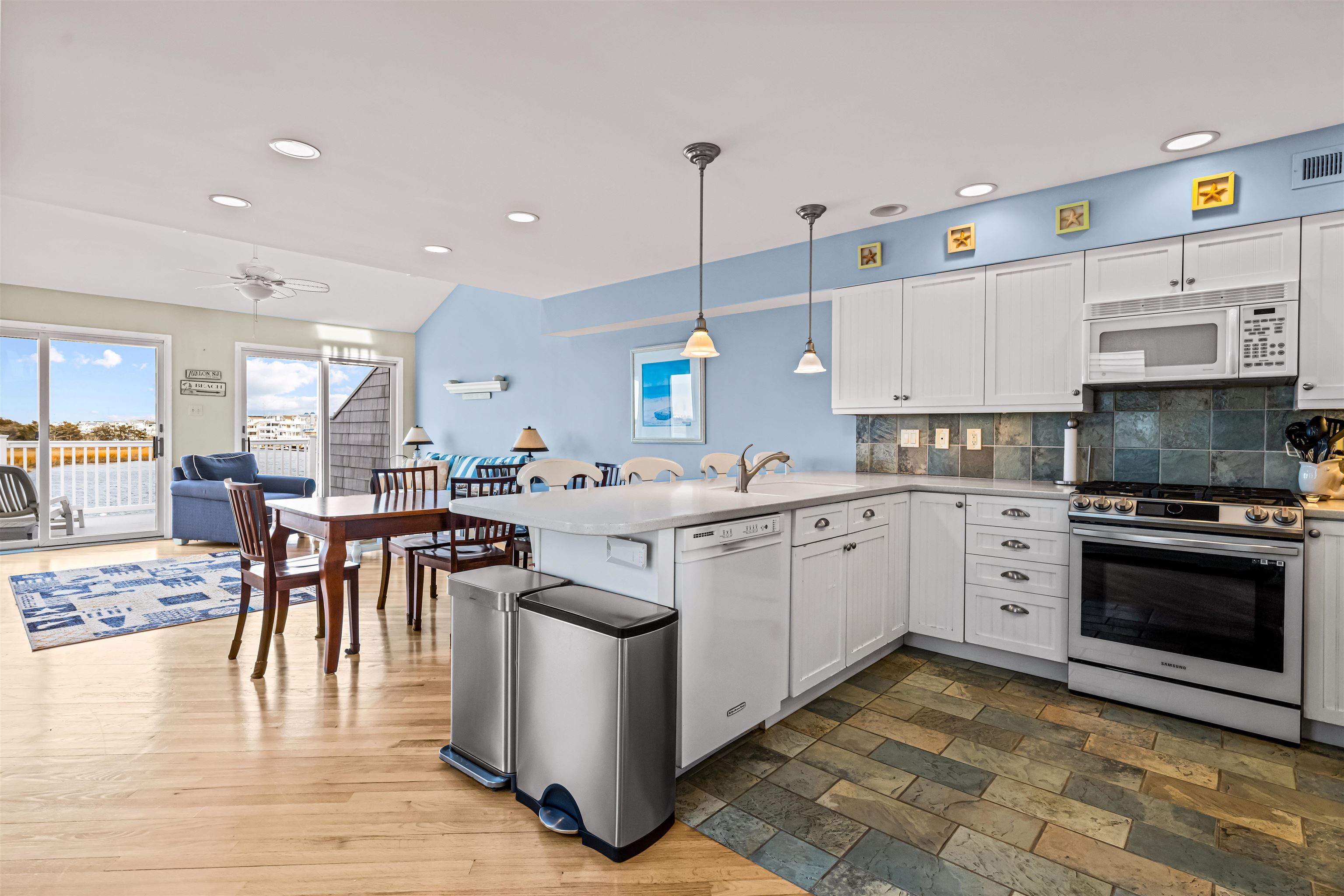 353 W 39th Street - Picture 21