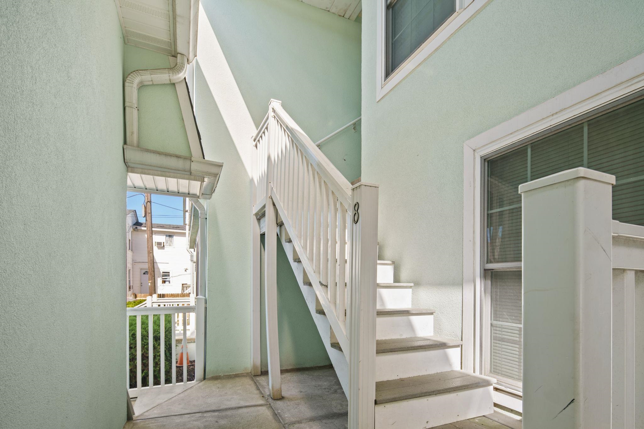 213 E Hand Avenue