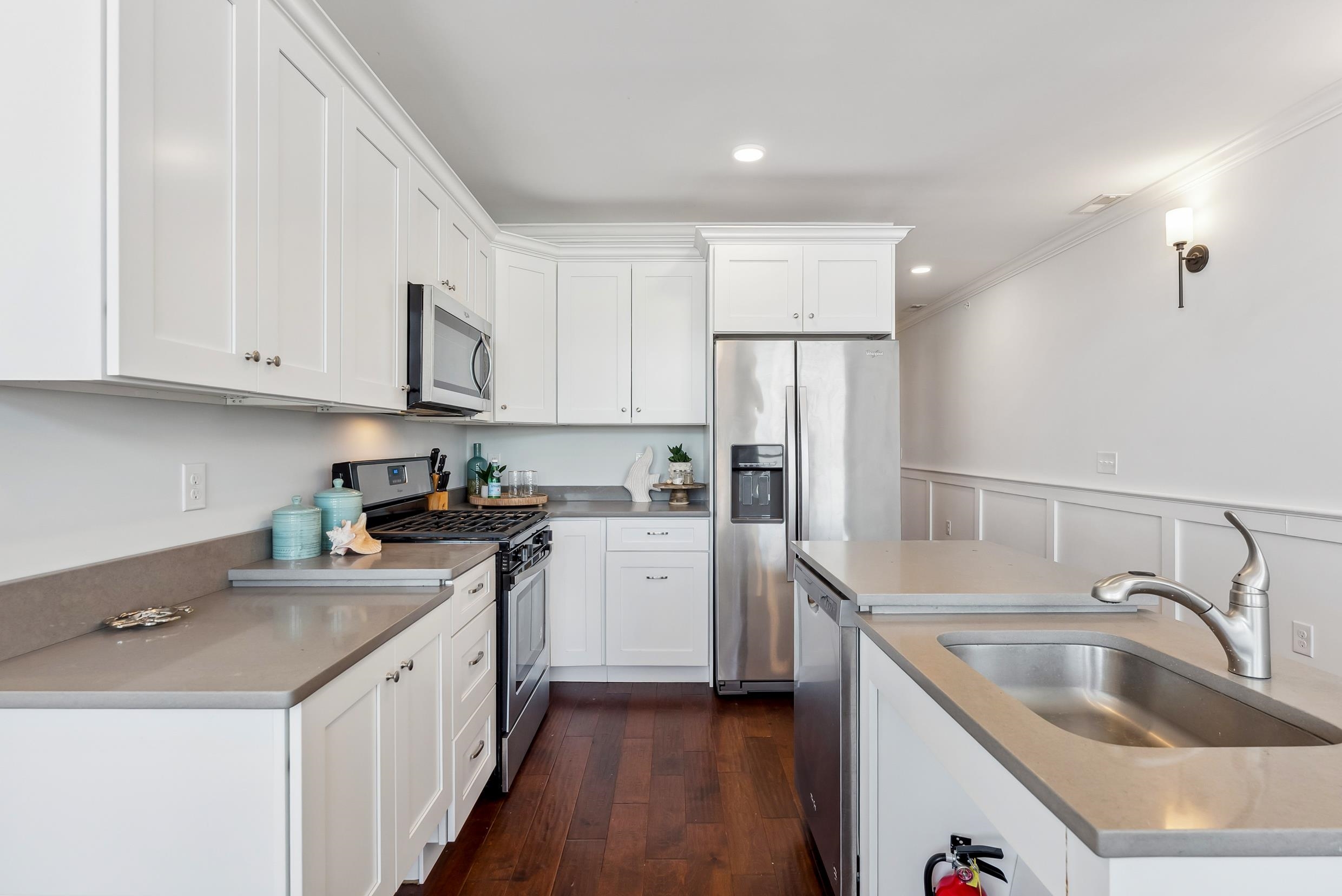 8515 Landis Avenue - Picture 9