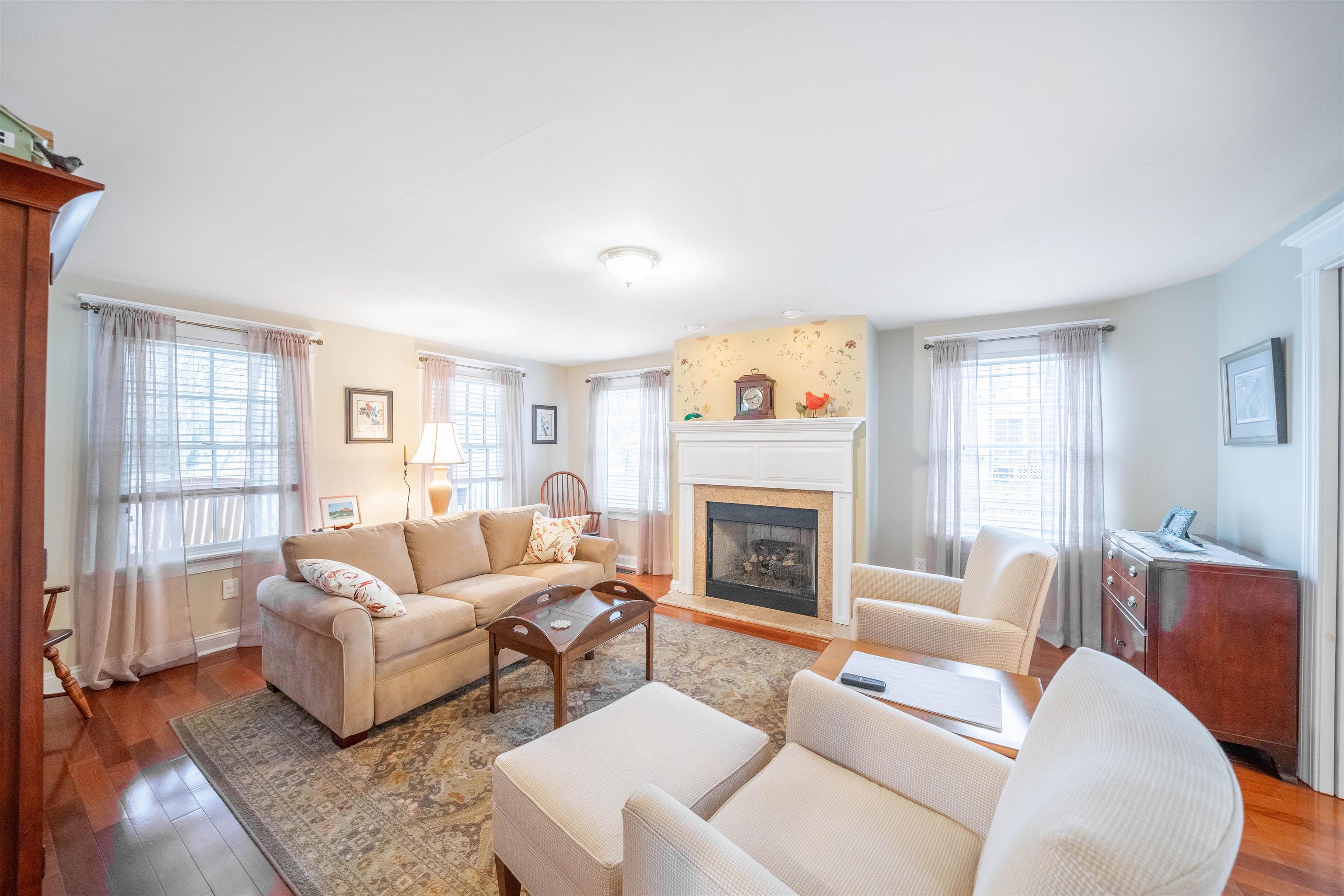 https://cdnparap40.paragonrels.com/ParagonImages/Property/P4/CAPEMAY/250570/13/0/0/b7e3386b110b862232fb96048a8b86c2/1/f09693e76b200232cc9bc4d4dd4746a9/250570-0ca3f538-9b5e-4861-a62a-e35707b2ac3b.JPG