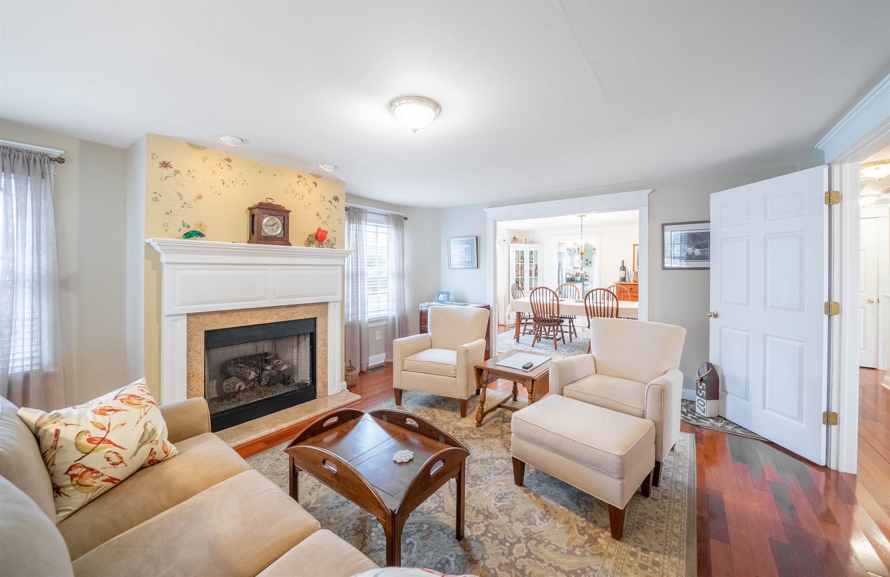 https://cdnparap40.paragonrels.com/ParagonImages/Property/P4/CAPEMAY/250570/14/0/0/6c9af8f970b49d3c563bd71a8e406f07/1/f09693e76b200232cc9bc4d4dd4746a9/250570-3991d029-9f42-4d48-89e5-c5893026e2fa.JPG