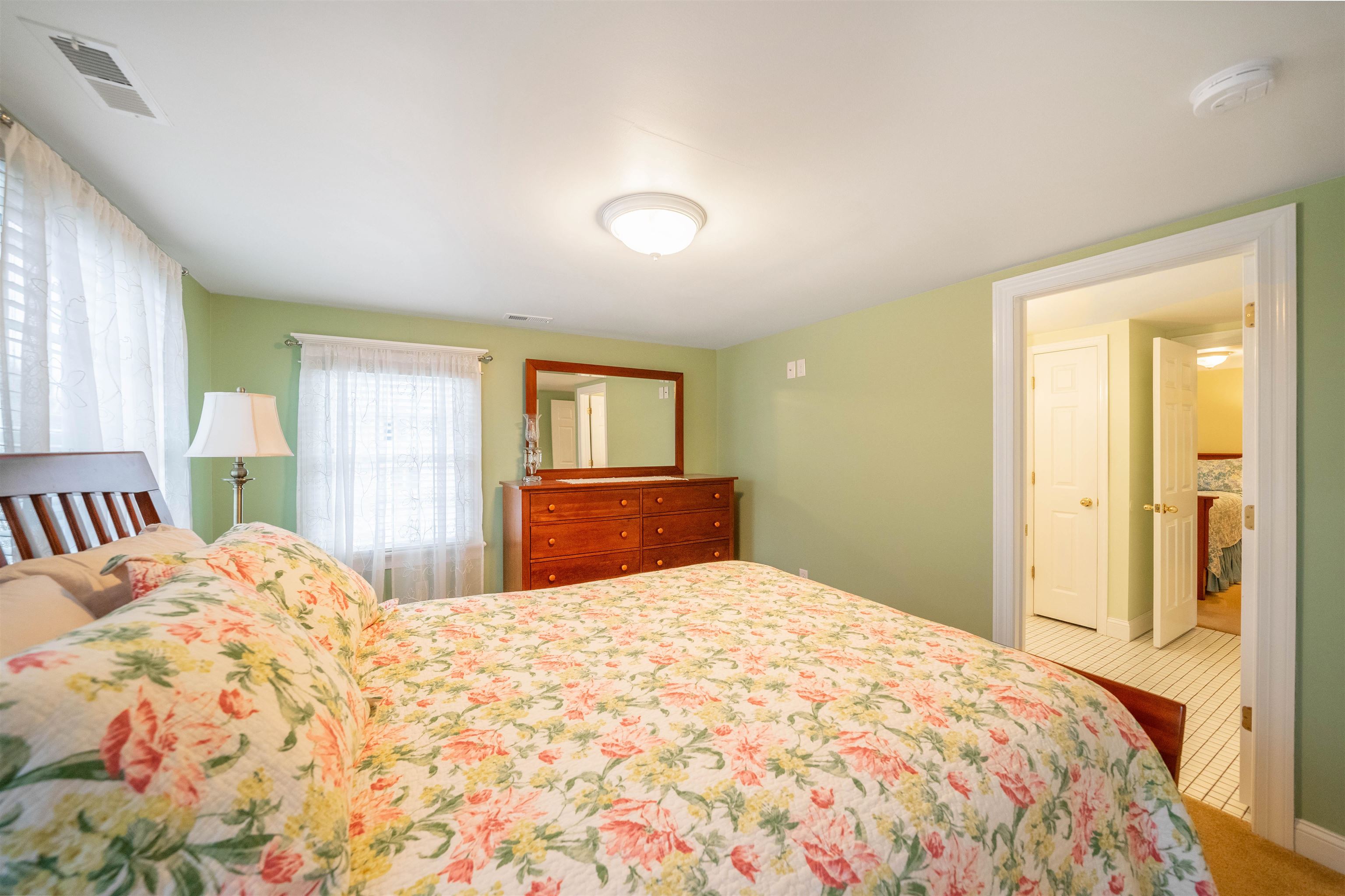 https://cdnparap40.paragonrels.com/ParagonImages/Property/P4/CAPEMAY/250570/18/0/0/783bd9be0279b2bb008e005b680f9b73/1/f09693e76b200232cc9bc4d4dd4746a9/250570-34e89b52-a350-43b9-854b-b7ebe244a5ee.JPG
