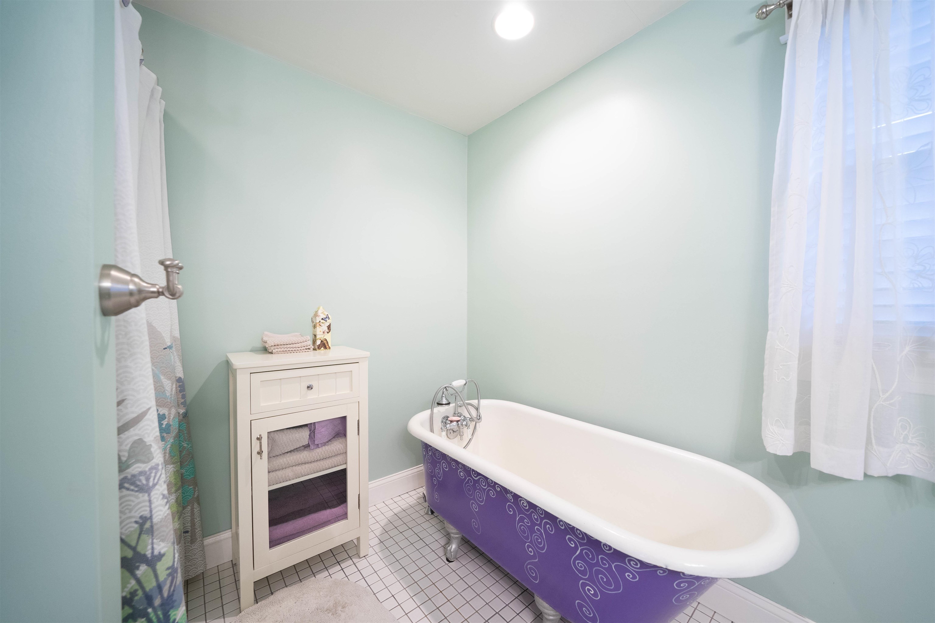 https://cdnparap40.paragonrels.com/ParagonImages/Property/P4/CAPEMAY/250570/24/0/0/bd93d0b5647967bd6f57c1f6e24c3a68/1/f09693e76b200232cc9bc4d4dd4746a9/250570-2a189a6f-5636-4686-b4b3-33543e35c853.JPG