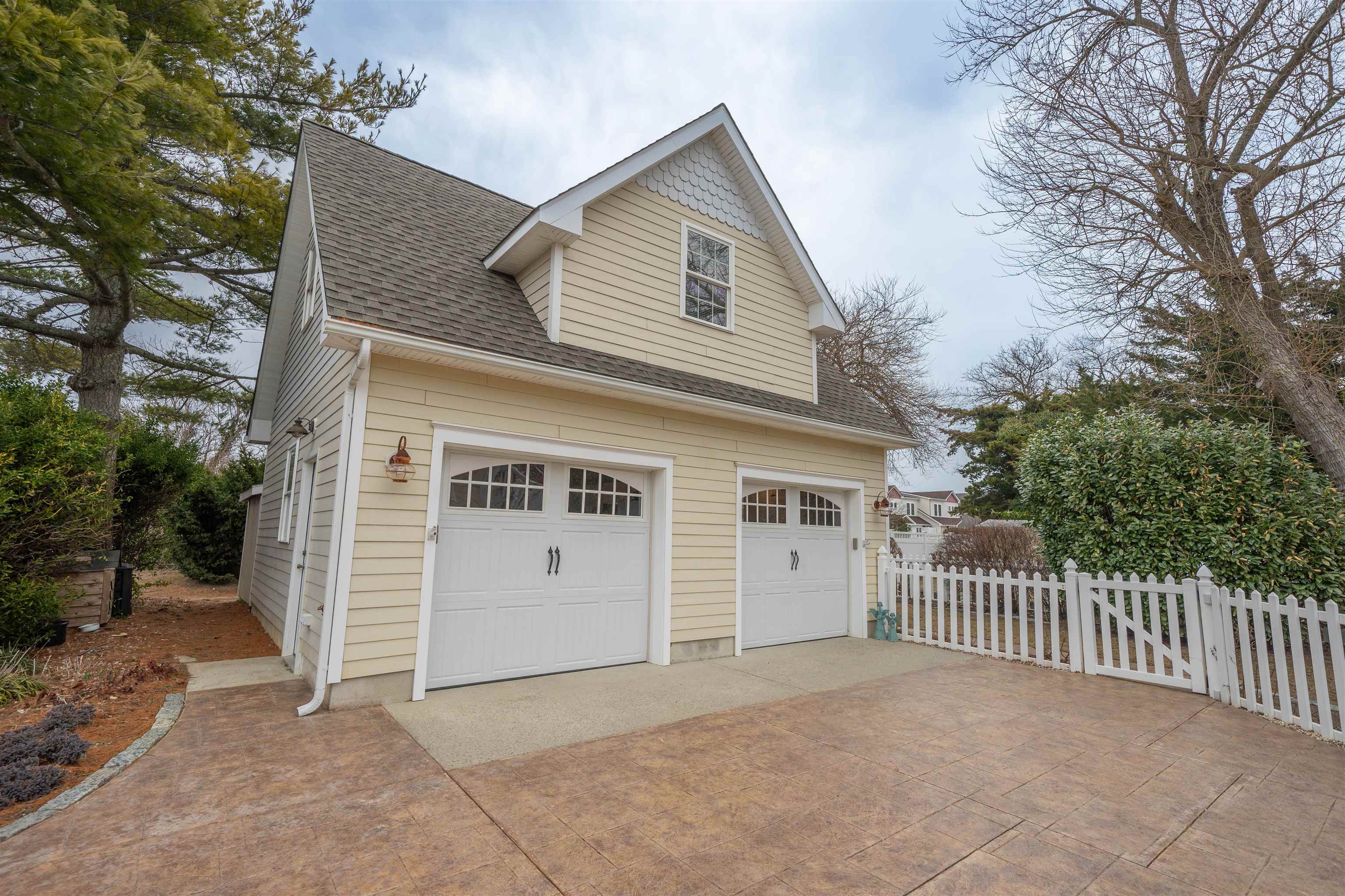 https://cdnparap40.paragonrels.com/ParagonImages/Property/P4/CAPEMAY/250570/4/0/0/5590069018a0e797afe8cf8c8ef8f3c3/1/f09693e76b200232cc9bc4d4dd4746a9/250570-7d310156-5a53-4e8a-8ed0-ddf3f4c33f1e.JPG