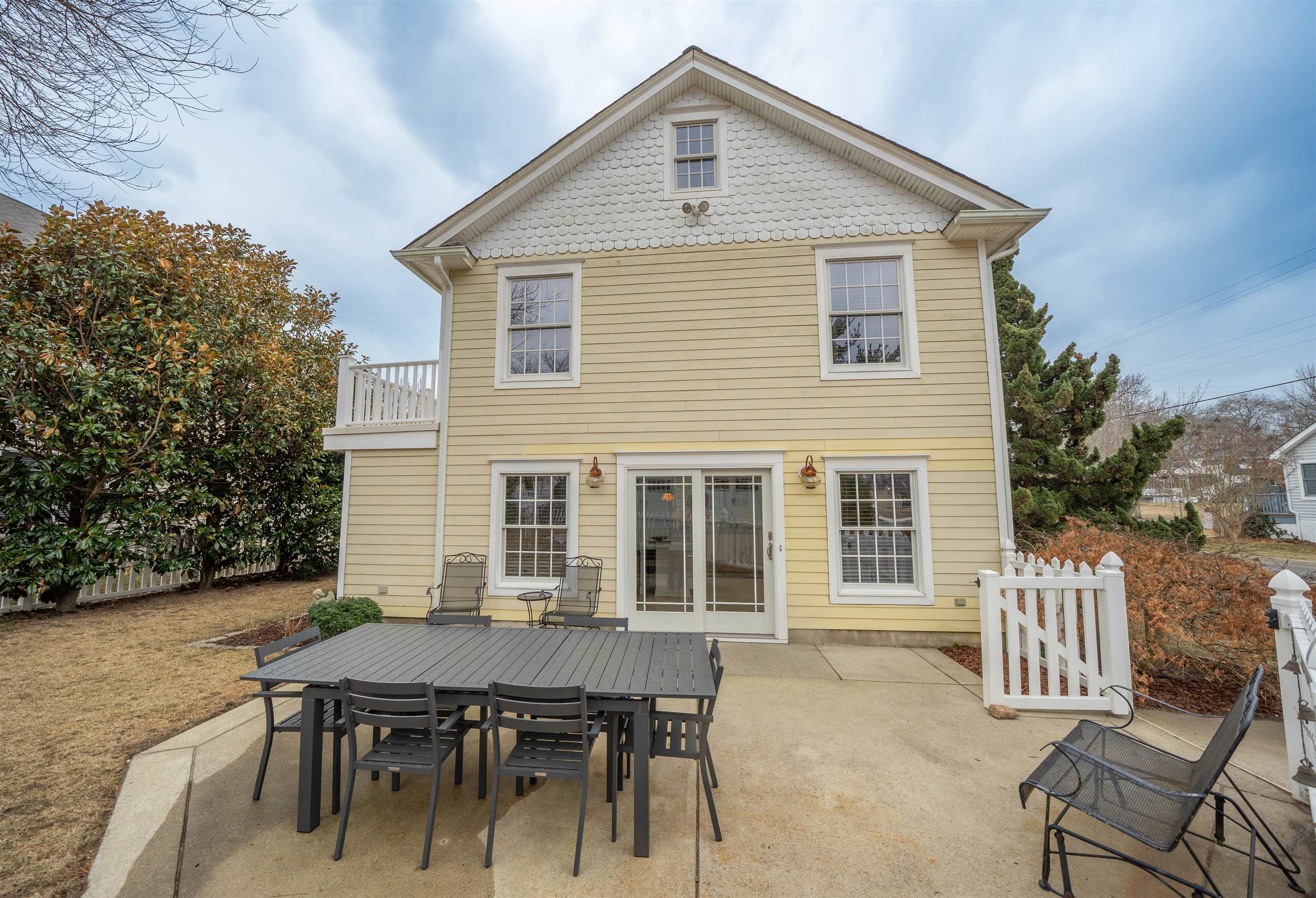 https://cdnparap40.paragonrels.com/ParagonImages/Property/P4/CAPEMAY/250570/6/0/0/ec4b824e6cde0706b25d7091986f2dcd/1/f09693e76b200232cc9bc4d4dd4746a9/250570-483877c4-8968-4117-a42c-cfdefc8306c9.JPG